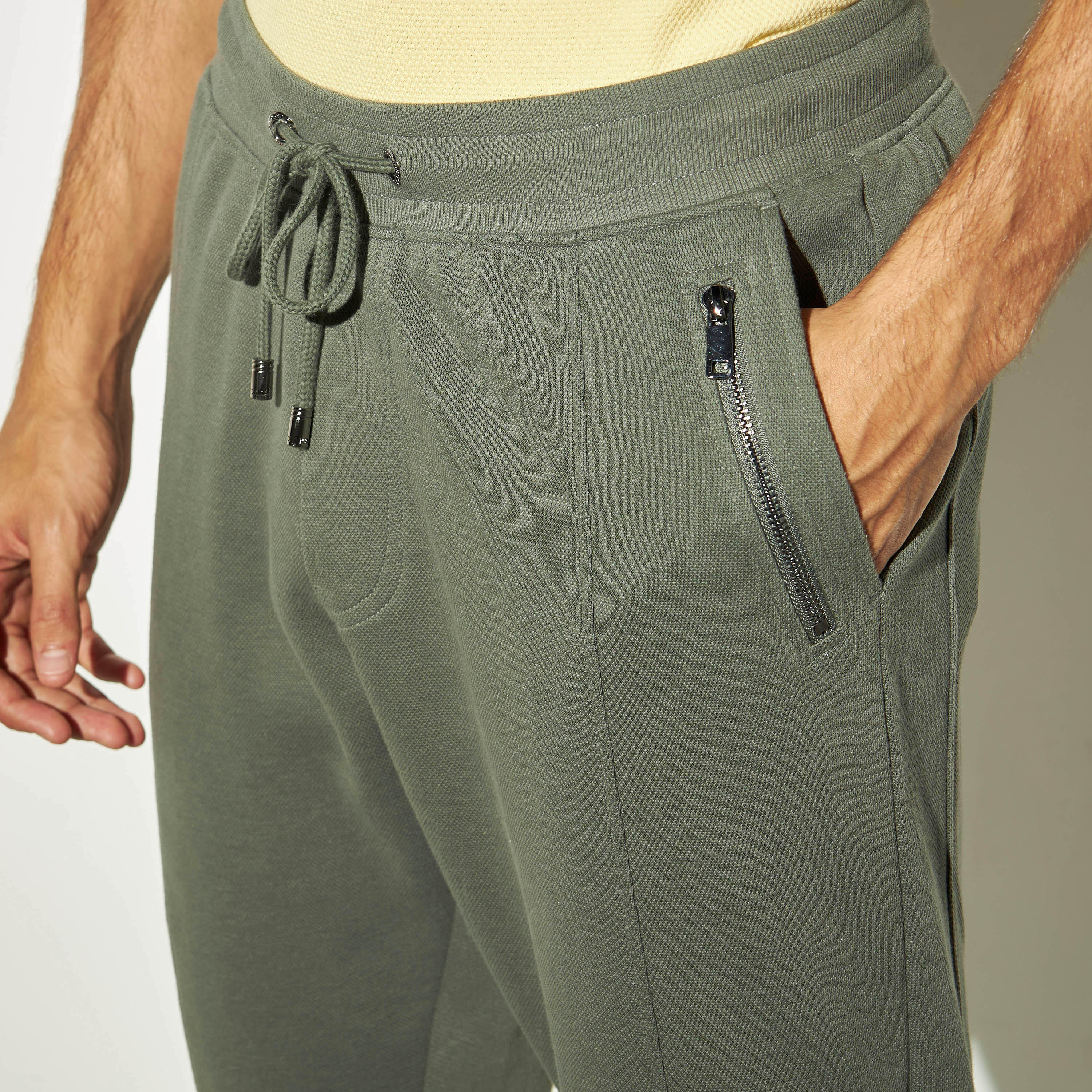 Iconic Solid Joggers with Zippered Pockets and Drawstring Closure-men-clothing-bottoms-joggers-image-4