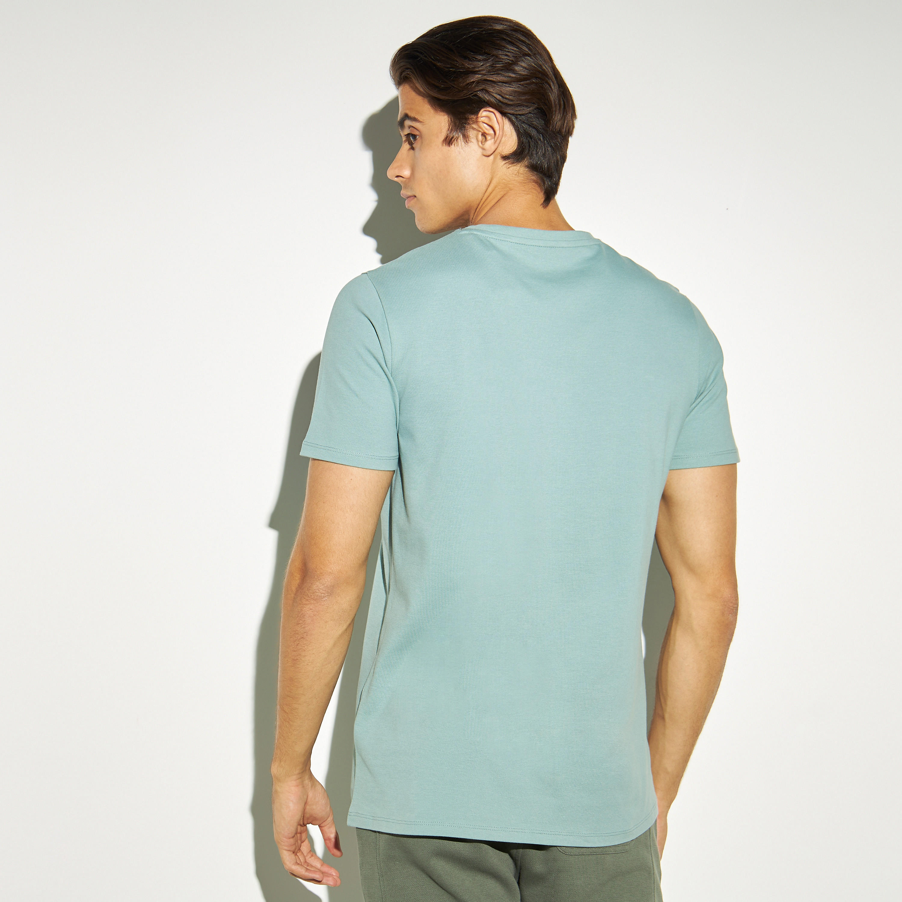 تيشيرت بطبعات بياقة ضيّقة من آيكونيك-men-clothing-tshirtsandpolos-tshirts-image-3