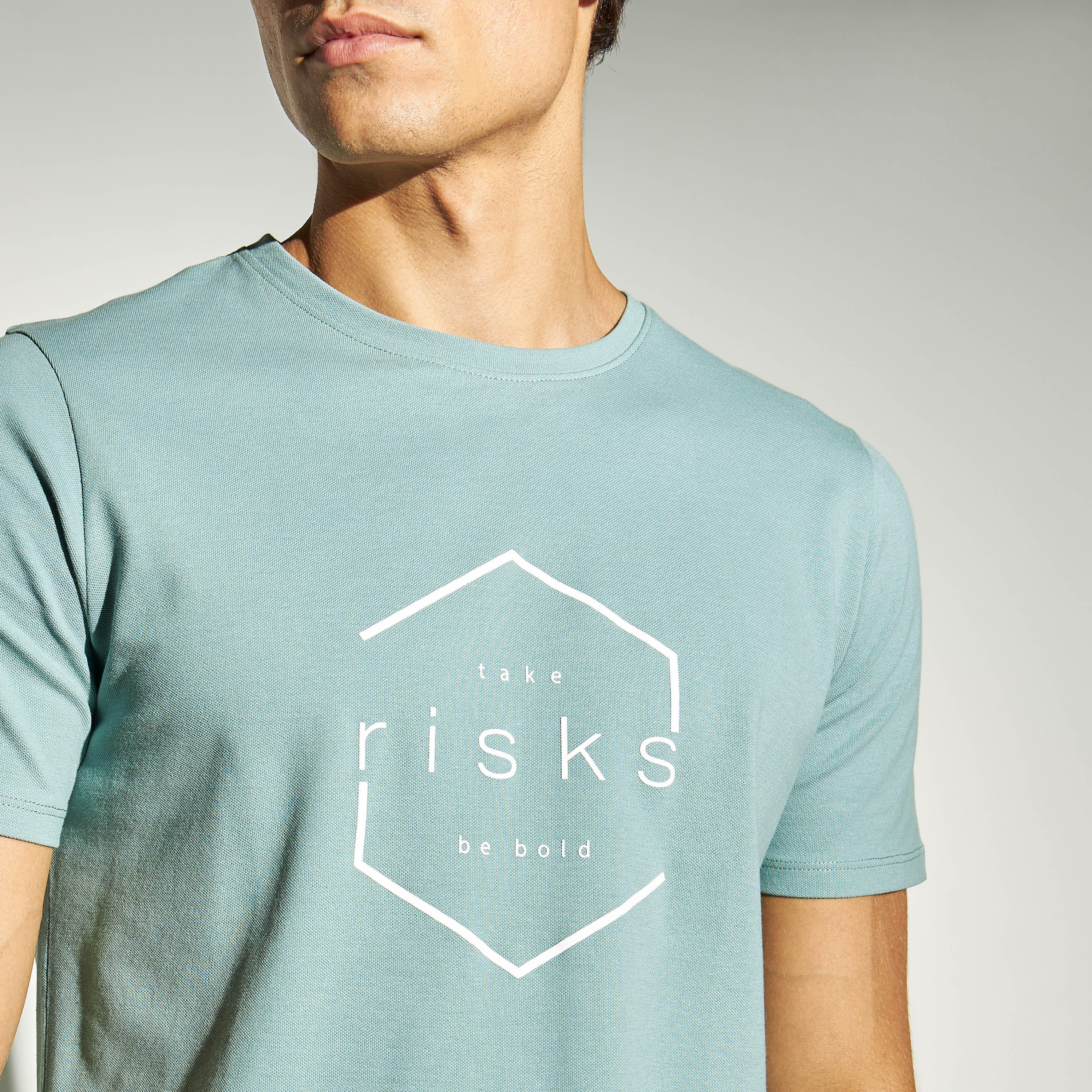 تيشيرت بطبعات بياقة ضيّقة من آيكونيك-men-clothing-tshirtsandpolos-tshirts-image-4