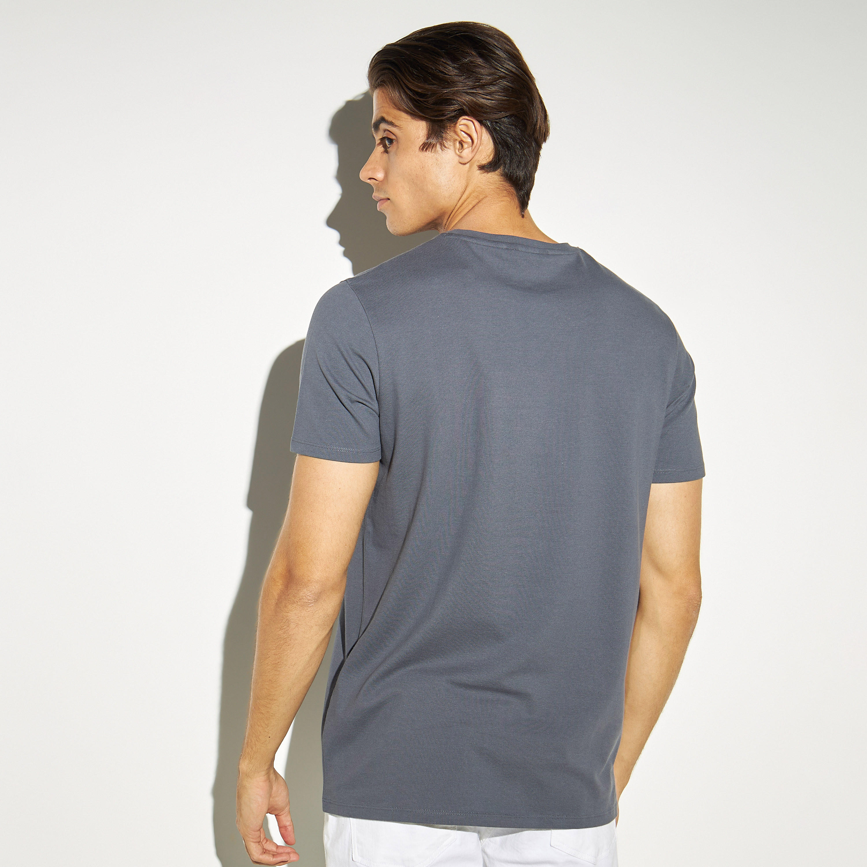 تيشيرت بطبعات بياقة ضيّقة من آيكونيك-men-clothing-tshirtsandpolos-tshirts-image-11