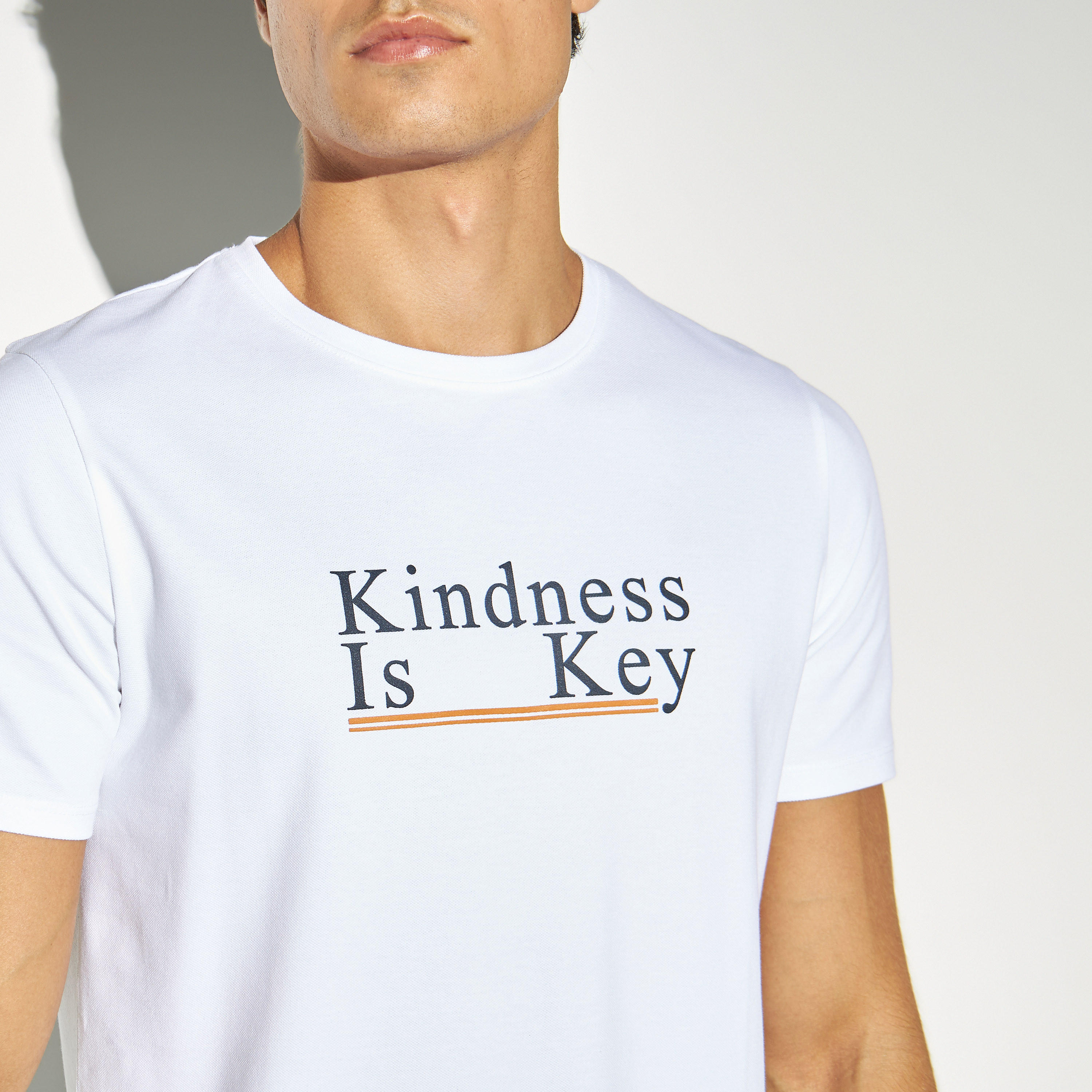 تيشيرت بطبعات بياقة ضيّقة من آيكونيك-men-clothing-tshirtsandpolos-tshirts-image-4