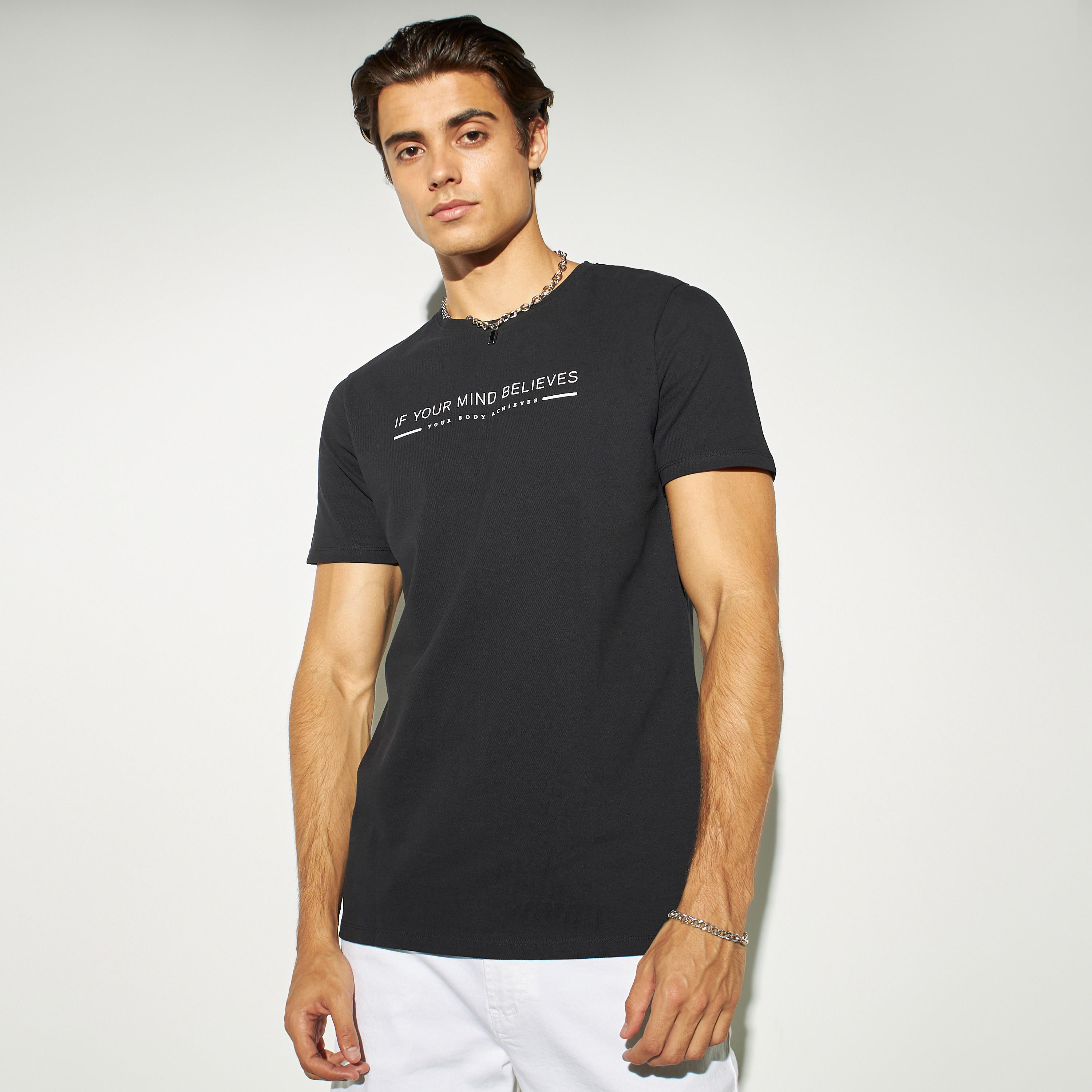 تيشيرت بطبعات بياقة ضيّقة من آيكونيك-men-clothing-tshirtsandpolos-tshirts-image-1
