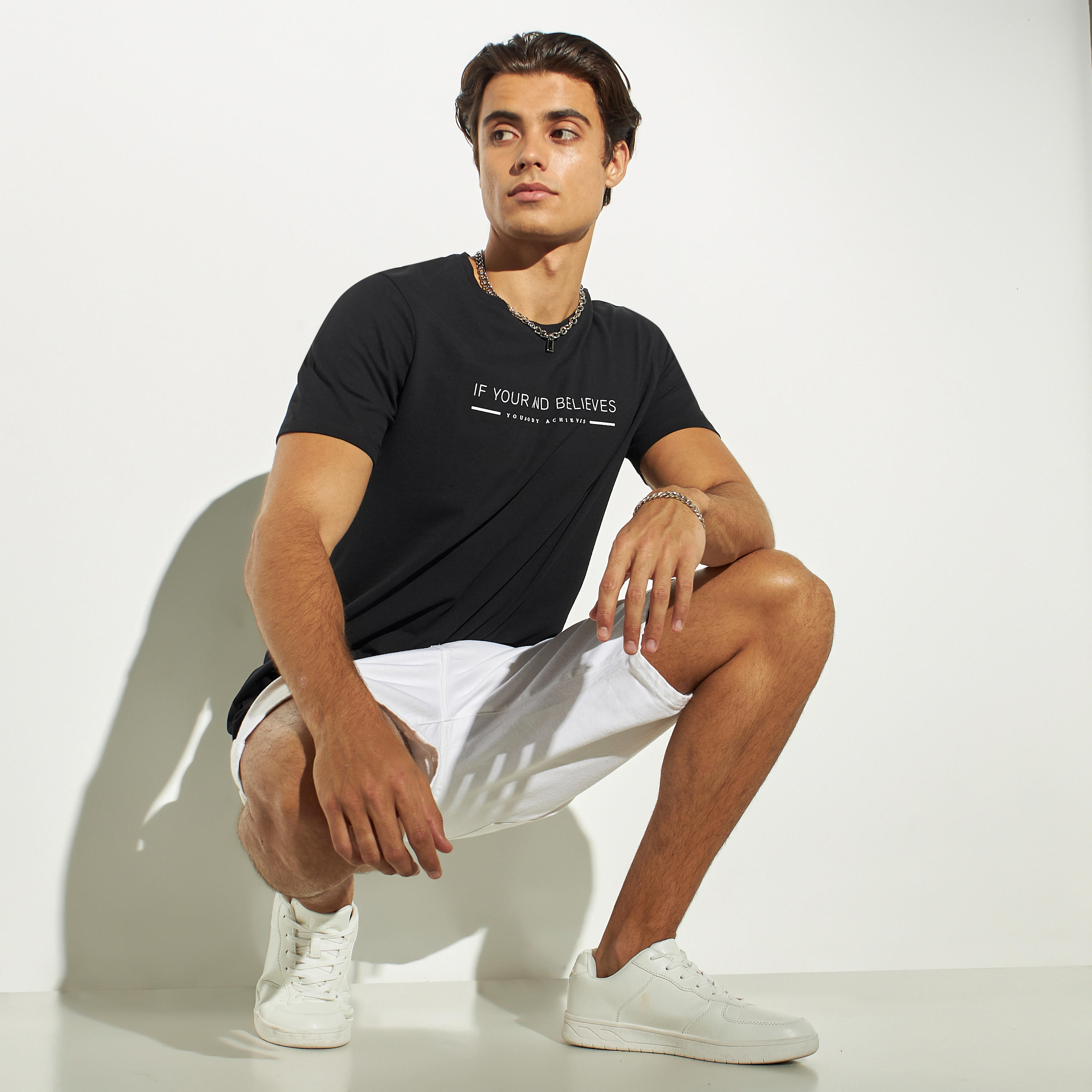 تيشيرت بطبعات بياقة ضيّقة من آيكونيك-men-clothing-tshirtsandpolos-tshirts-image-2