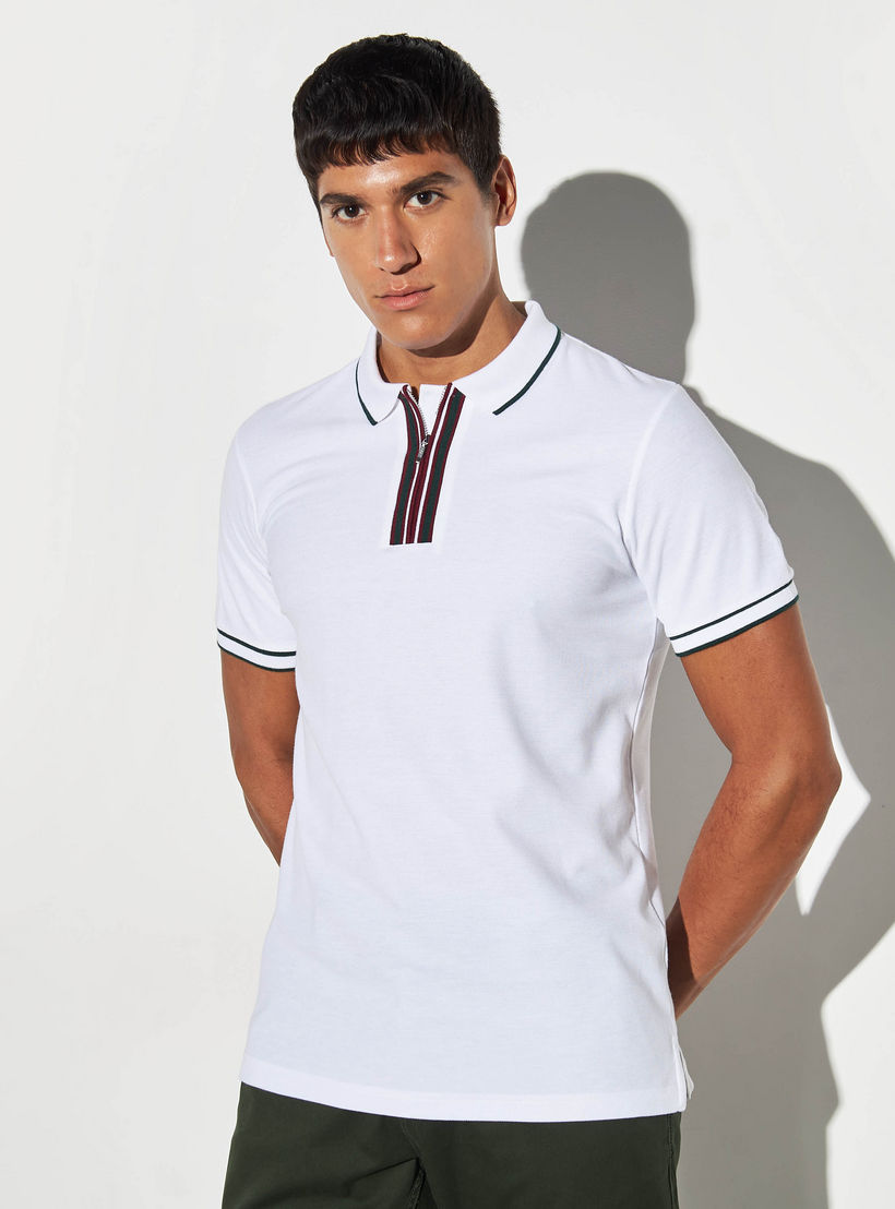 تيشيرت بولو سادة بأكمام قصيرة وتفاصيل خيوط بارزة من آيكونيك-men-clothing-tshirtsandpolos-tshirts-image-4