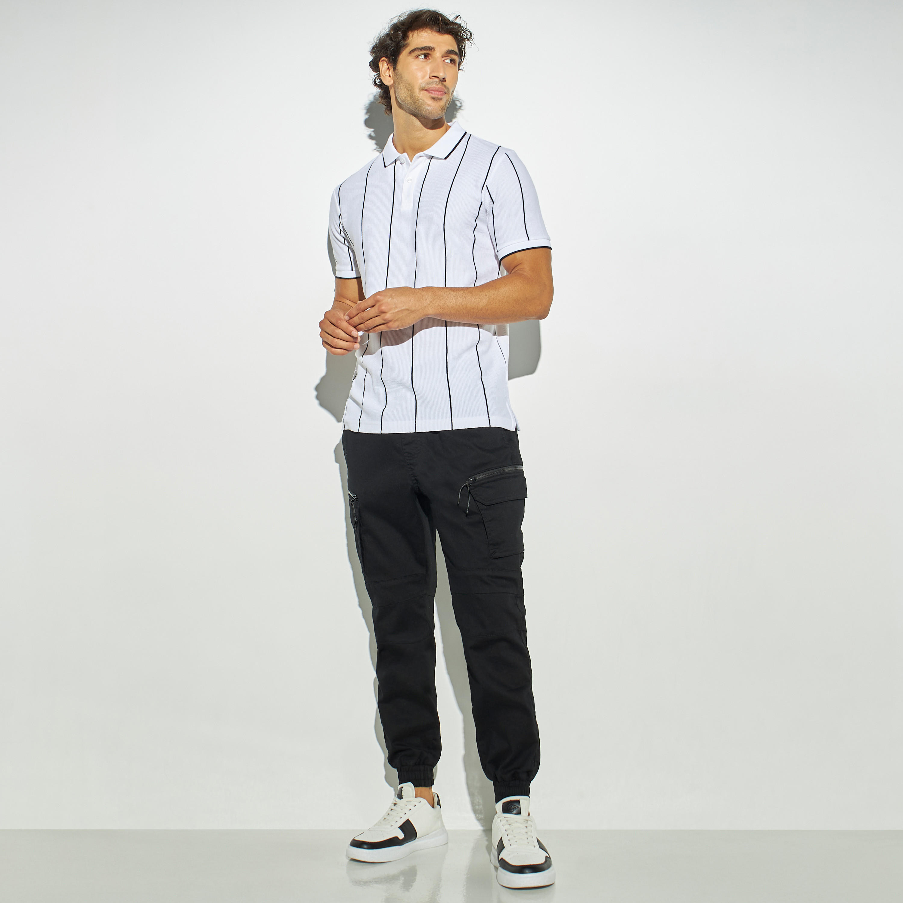 تيشيرت بولو مقلّم بأكمام قصيرة من آيكونيك-men-clothing-tshirtsandpolos-polos-image-2