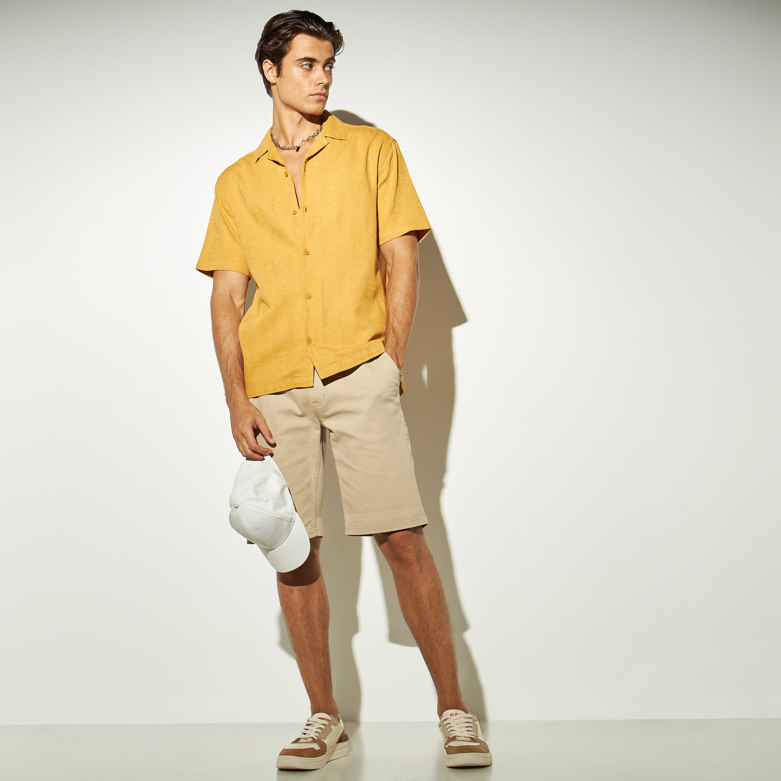 قميص جاكارد بارز الملمس من آيكونيك-men-clothing-shirts-image-2