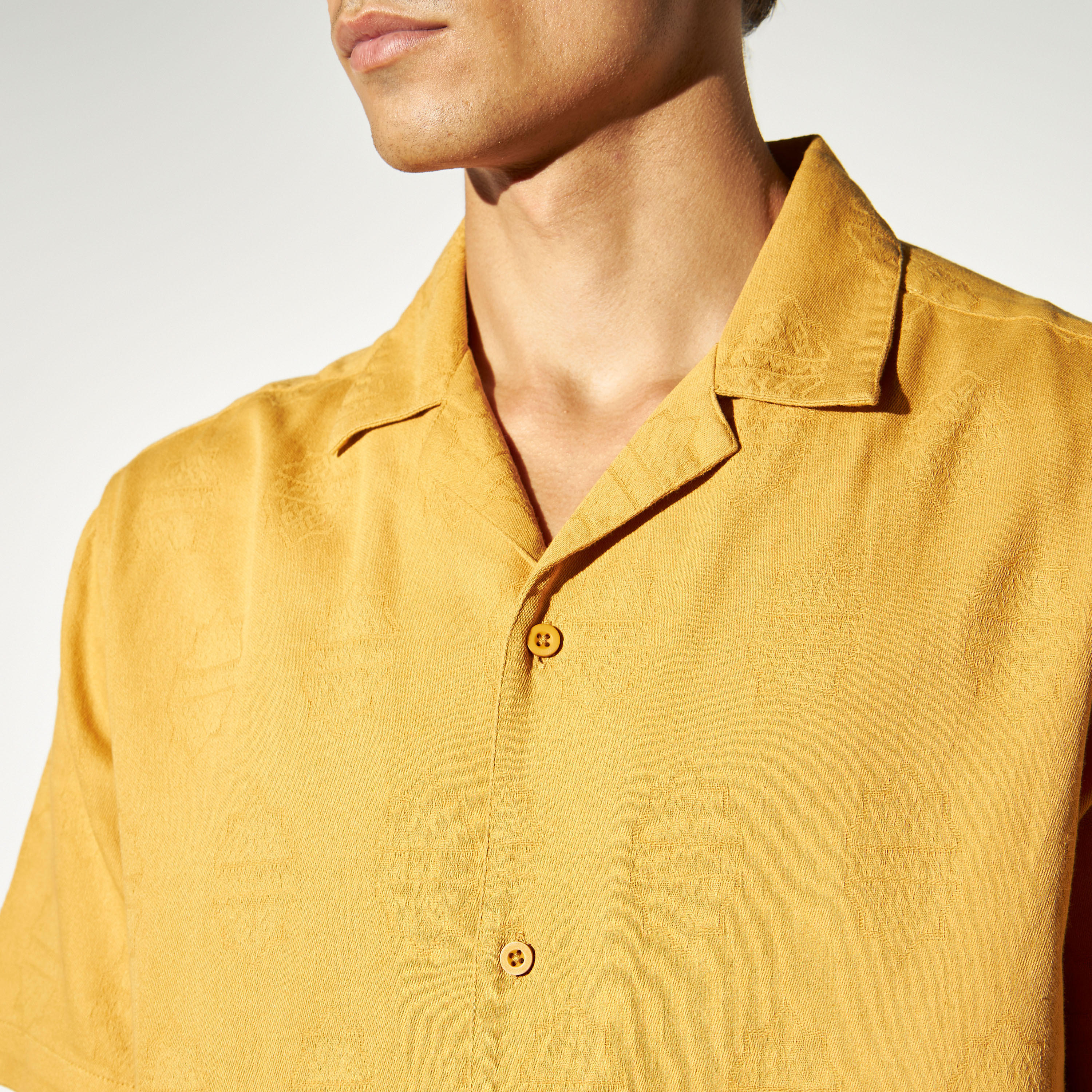 قميص جاكارد بارز الملمس من آيكونيك-men-clothing-shirts-image-4