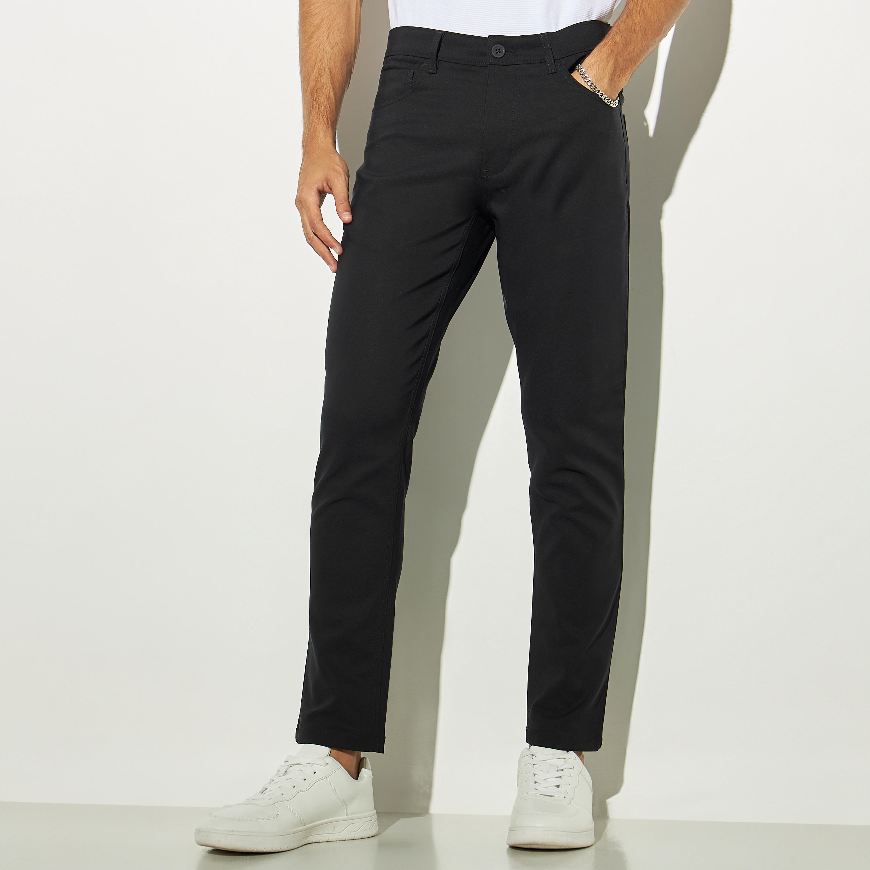 بنطلون بقصة عادية سادة بجيوب من آيكونك-men-clothing-bottoms-trousersandchinos-trousers-image-4