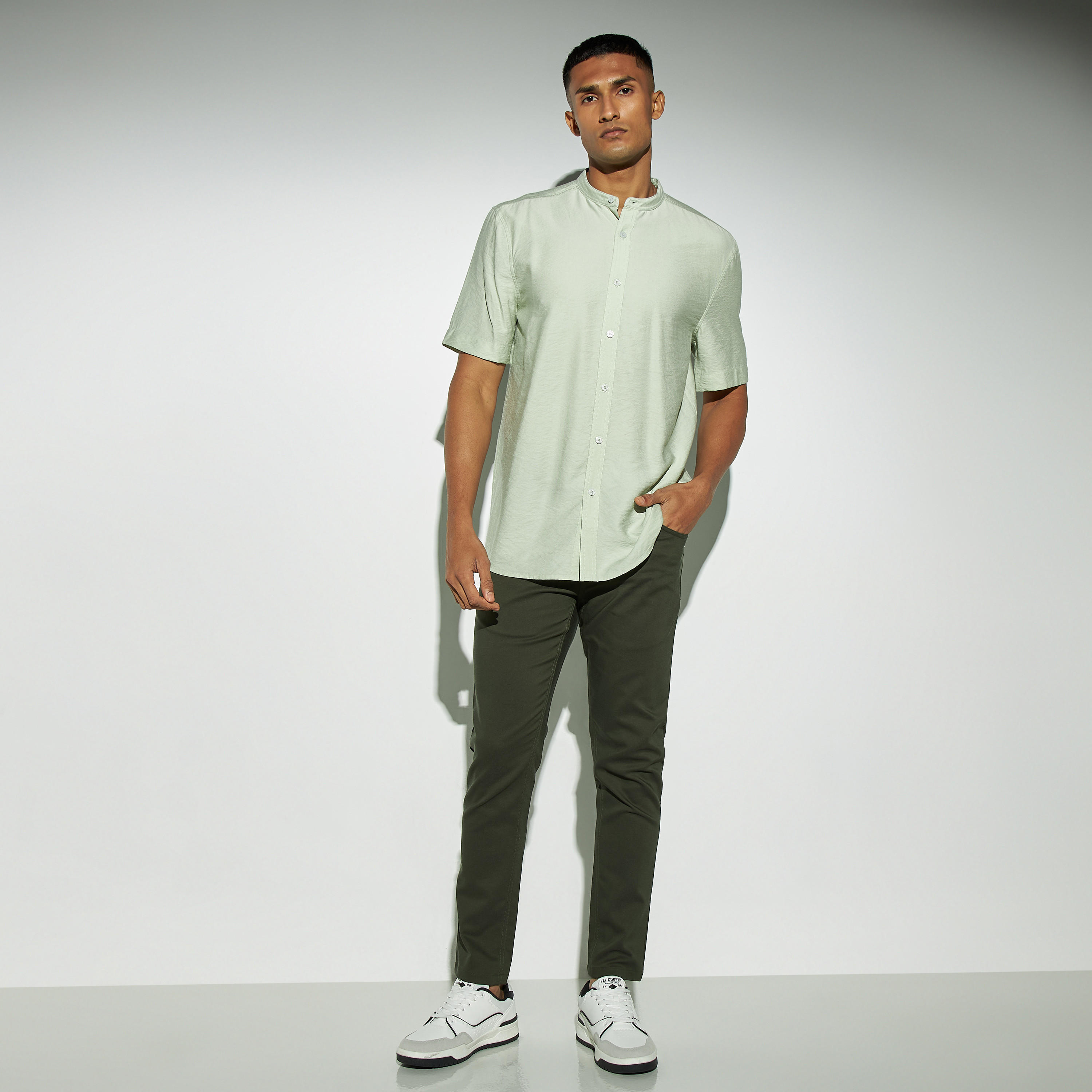 بنطلون بقصة عادية و5 جيوب من آيكونيك-men-clothing-bottoms-trousersandchinos-trousers-image-2