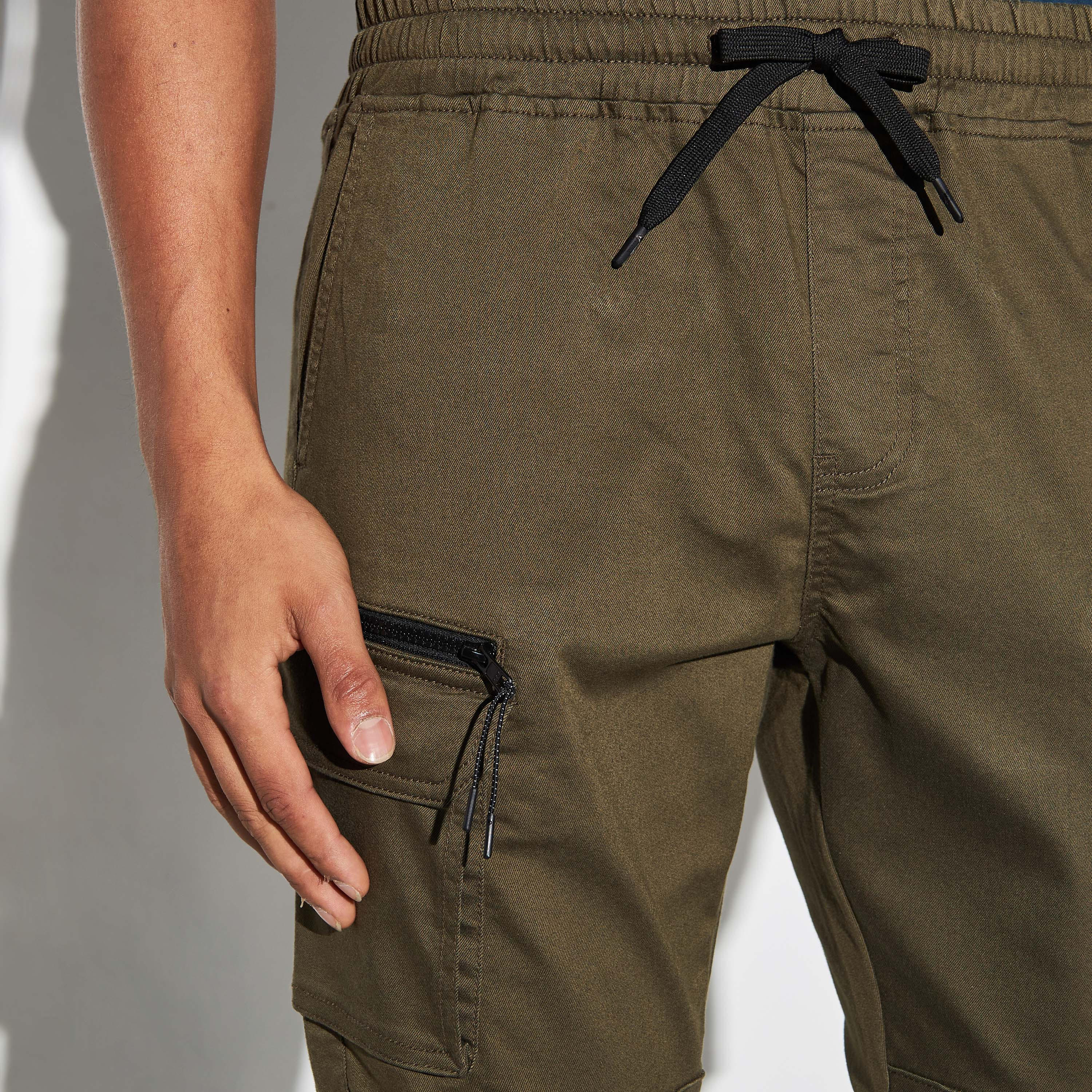 بنطلون رياضي كارجو سادة بسحاب من آيكونيك-men-clothing-bottoms-joggers-image-4