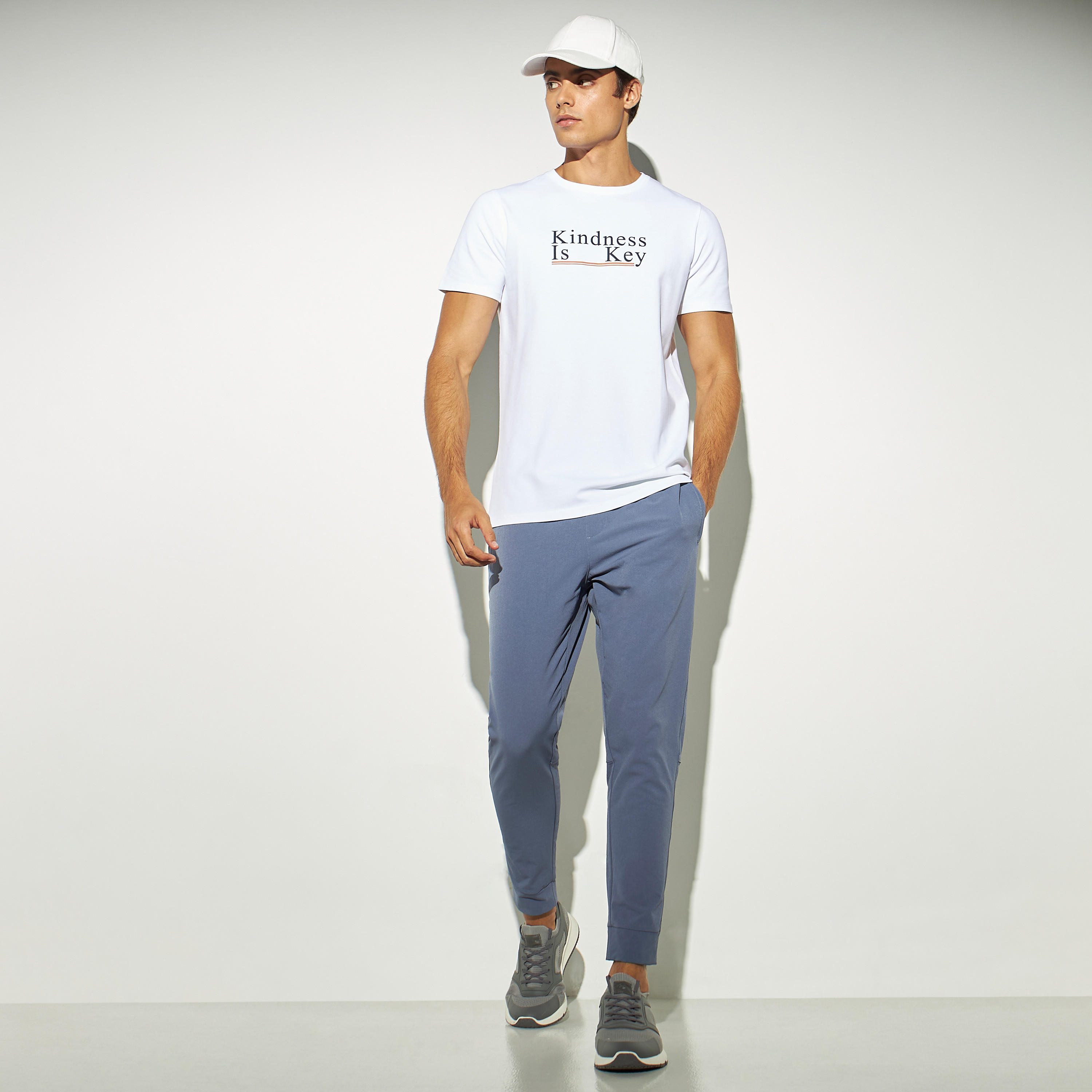 بنطلون رياضي سادة برباط إغلاق وجيوب بسحاب من آيكونيك-men-clothing-bottoms-joggers-image-3