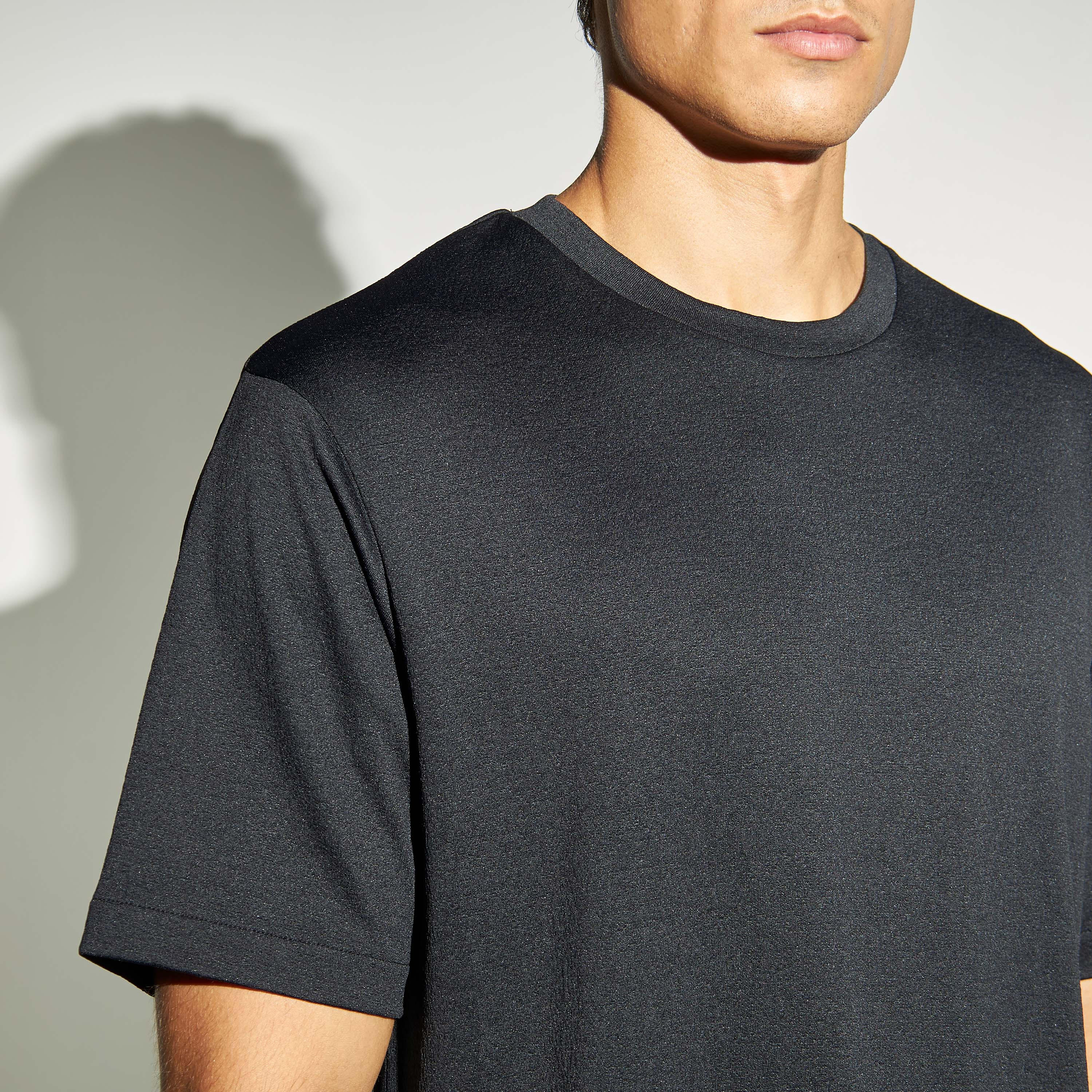 تيشيرت بارز الملمس بياقة ضيّقة وأكمام قصيرة من آيكونيك-men-clothing-tshirtsandpolos-tshirts-image-4