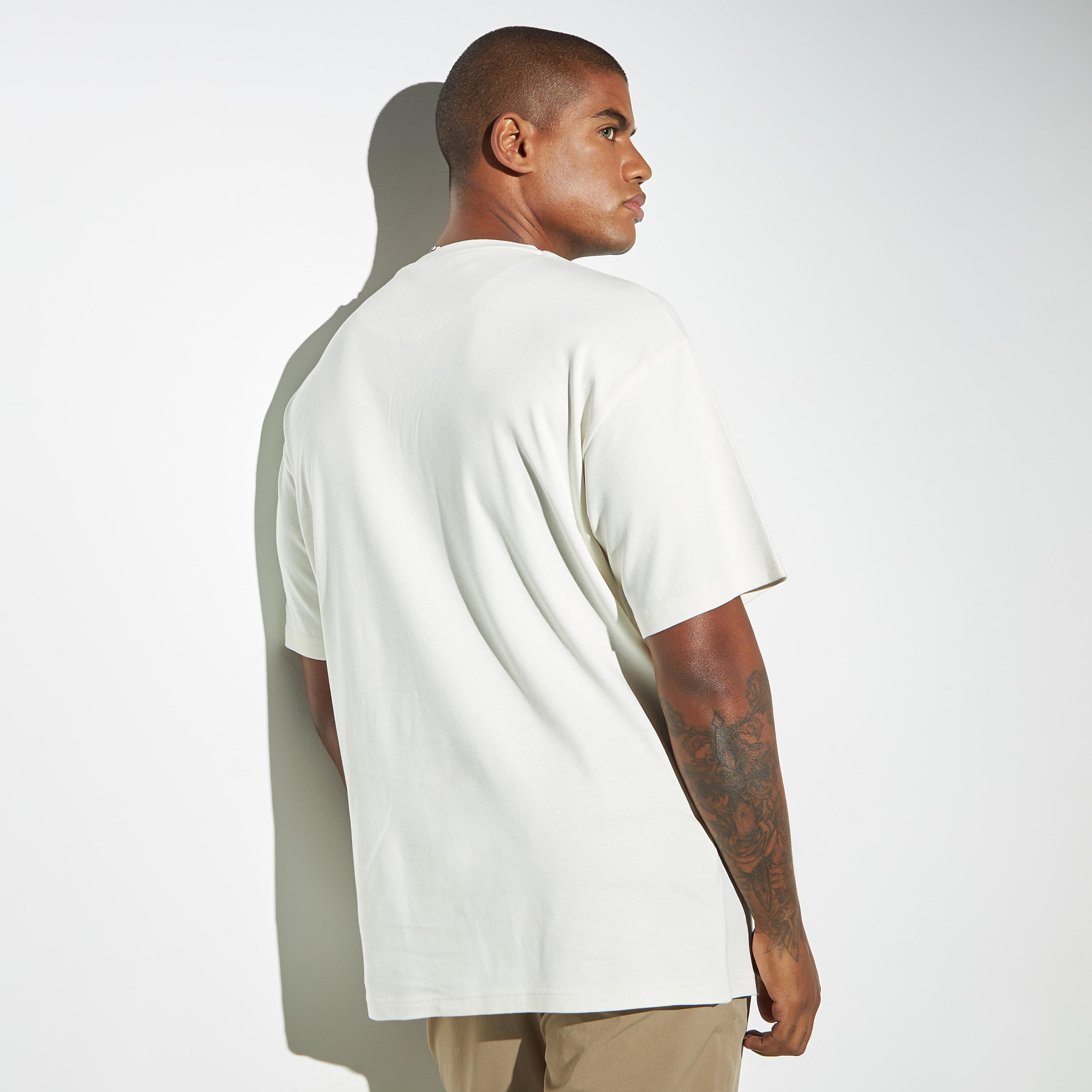 تيشيرت سادة بياقة ضيّقة وجيوب كروشيه من آيكونيك-men-clothing-tshirtsandpolos-tshirts-image-3