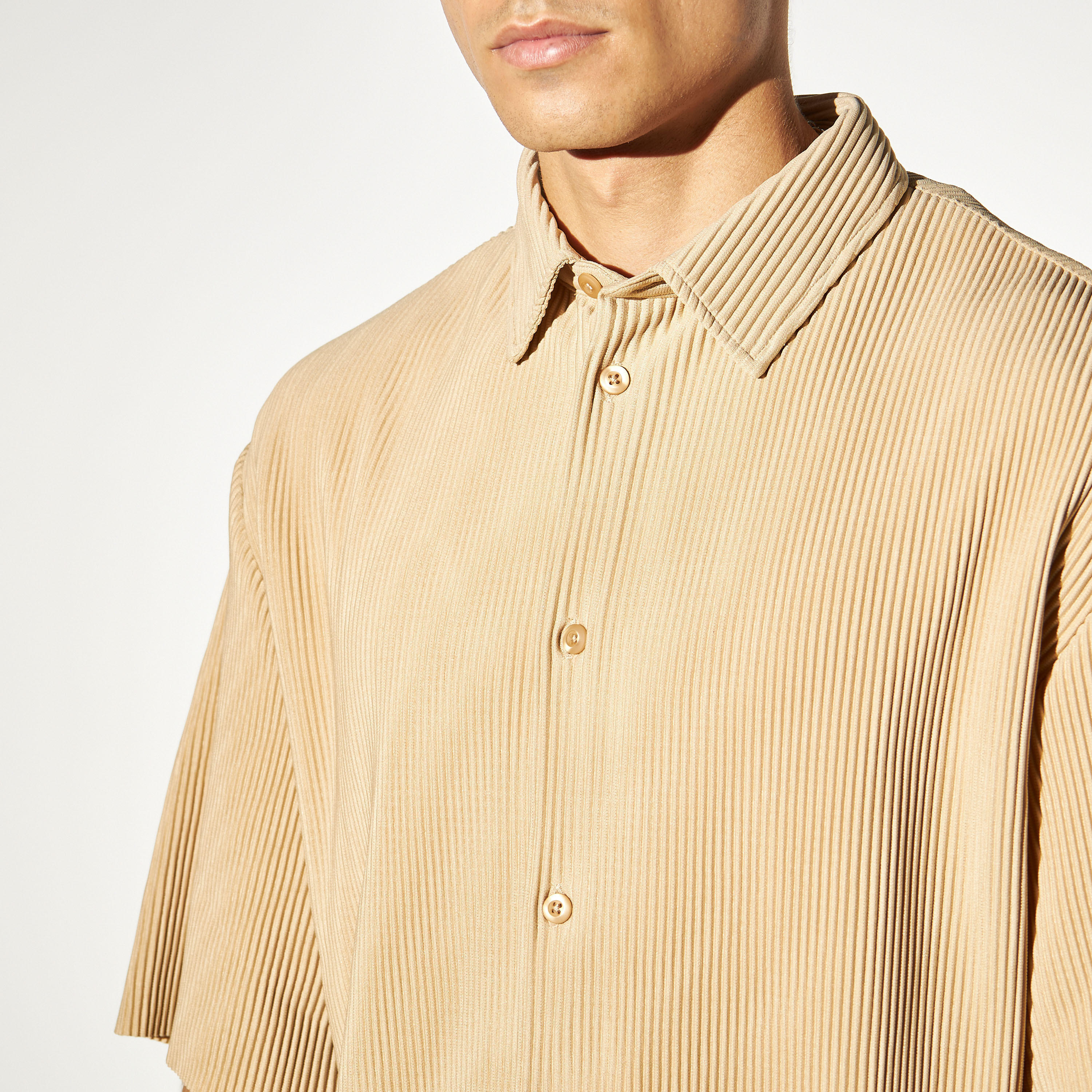 قميص مضلّع بأكمام قصيرة وأزرار من آيكونيك-men-clothing-shirts-image-4