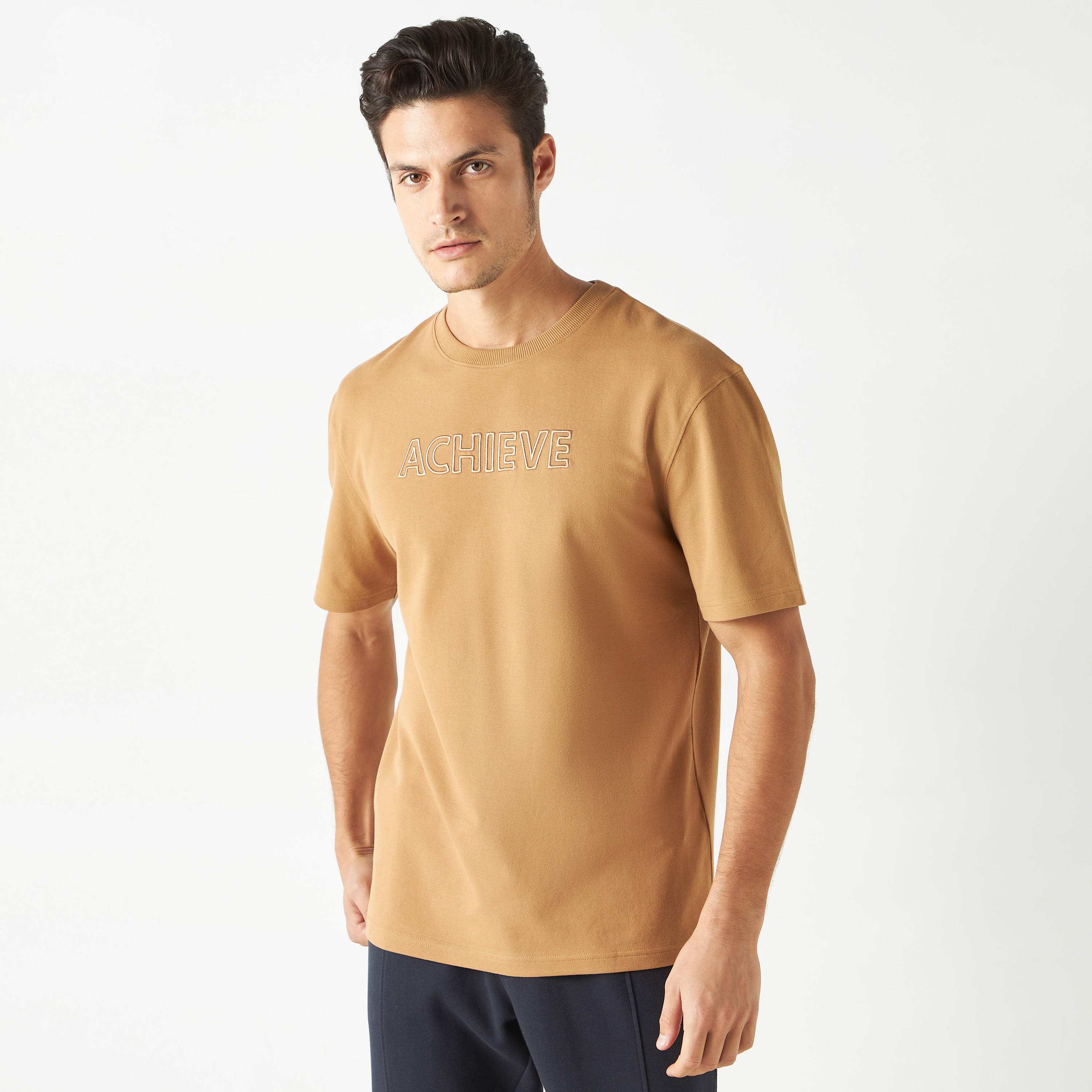 تيشيرت بياقة ضيّقة وأكمام قصيرة وطبعات من آيكونيك-men-clothing-tshirtsandpolos-tshirts-image-1