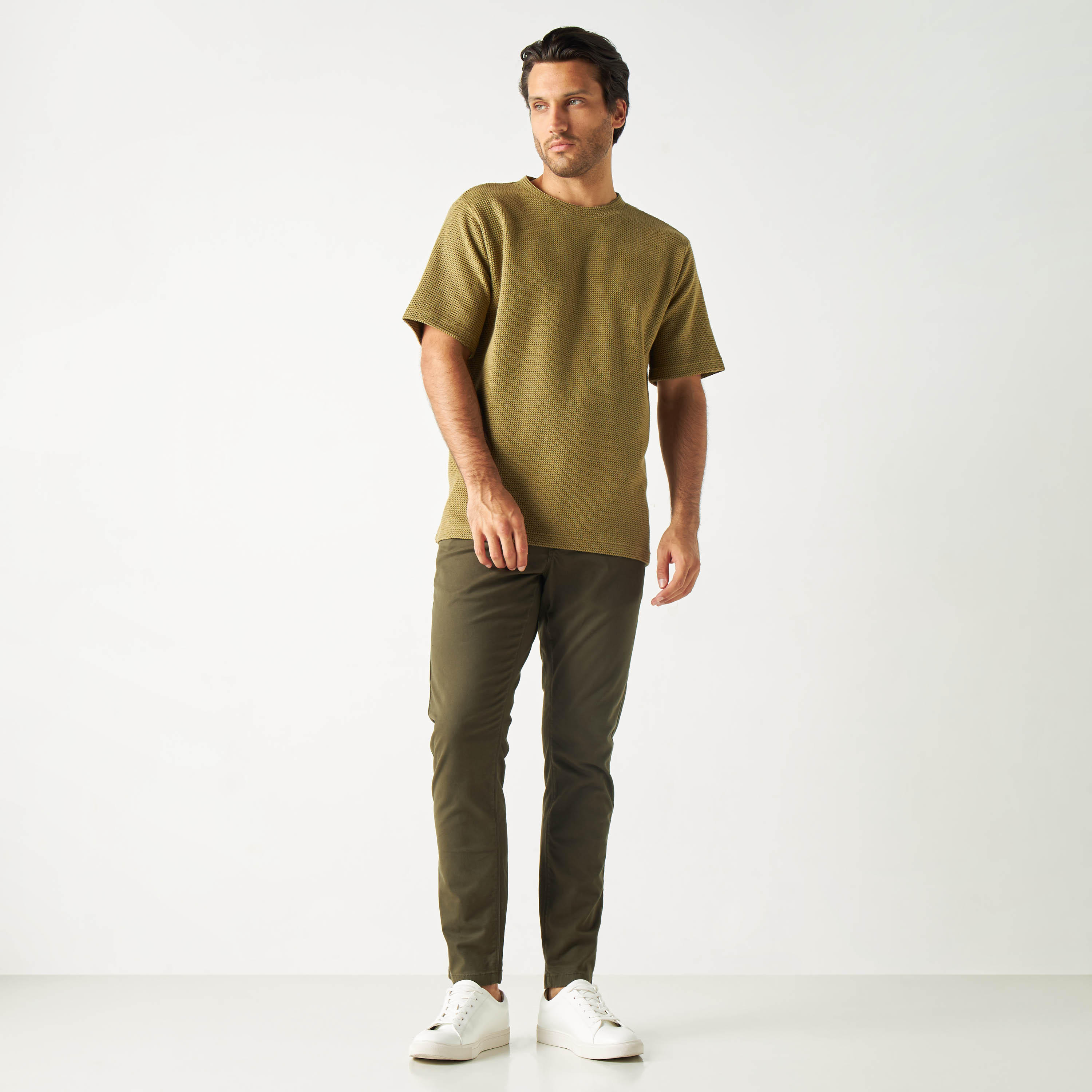 Iconic Textured Crew Neck T-shirt with Short Sleeves-men-clothing-tshirtsandpolos-tshirts-image-2