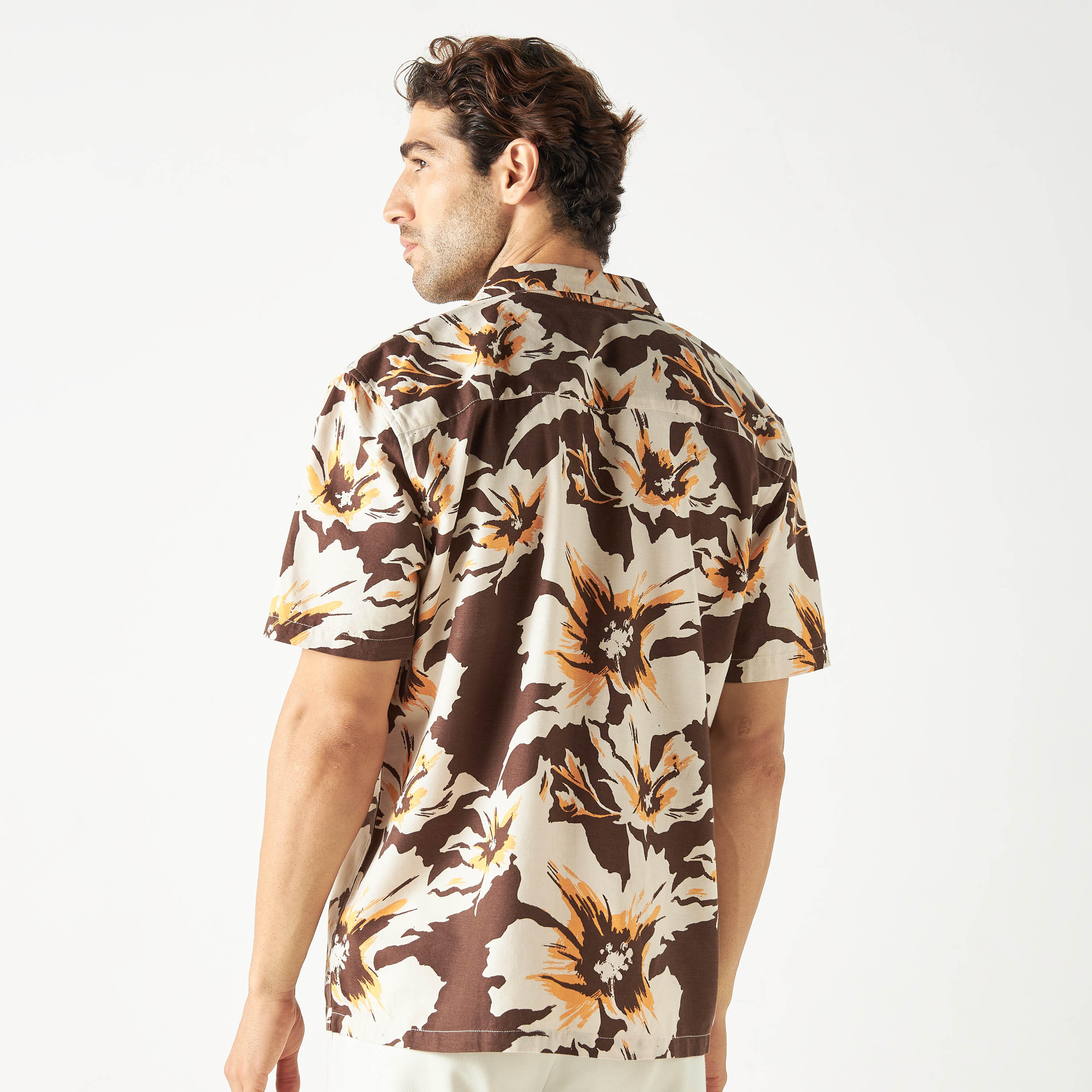 قميص بياقة كامب وطبعات أزهار من آيكونيك-men-clothing-shirts-image-3