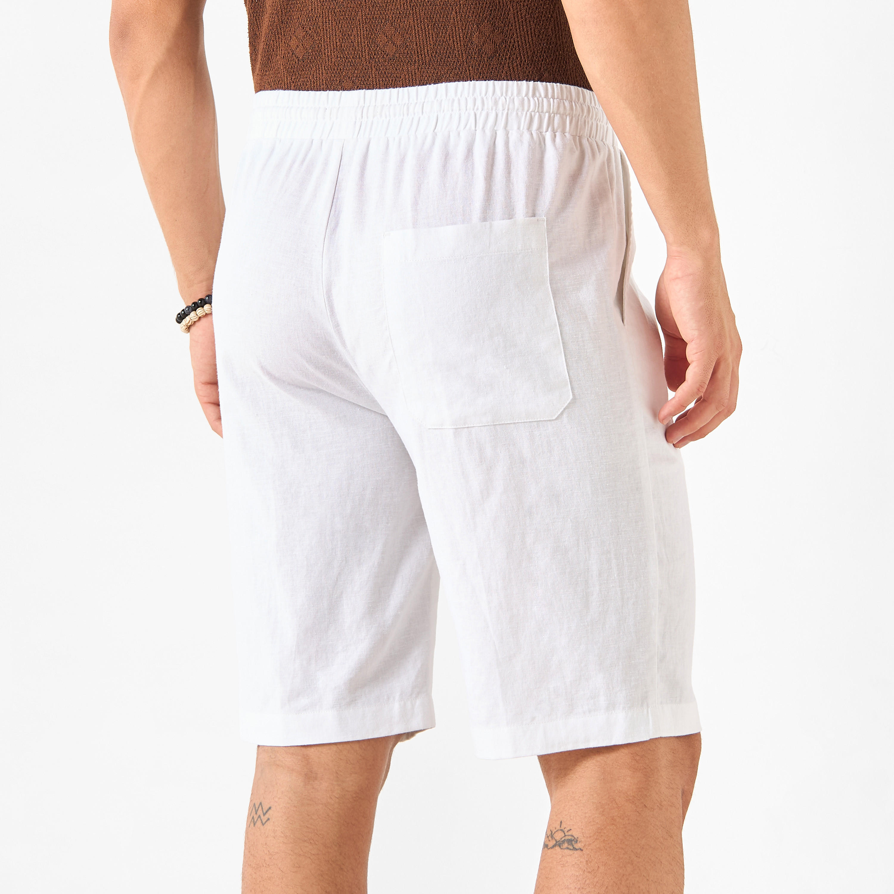 شورت مزيج كتان سادة مع جيوب من آيكونيك-men-clothing-bottoms-shorts-image-2