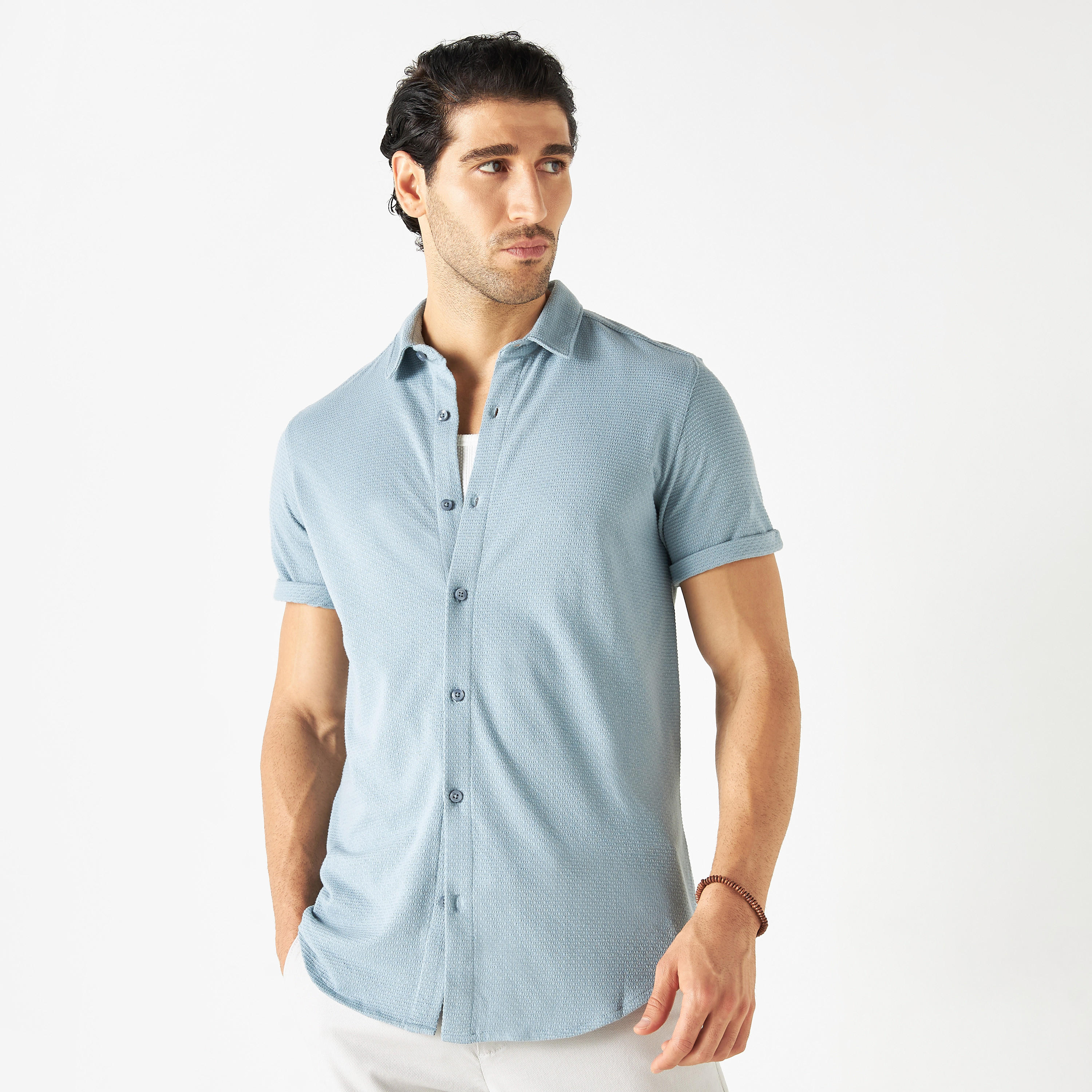 قميص بارز الملمس بياقة عريضة وأكمام قصيرة من آيكونيك-men-clothing-shirts-image-17