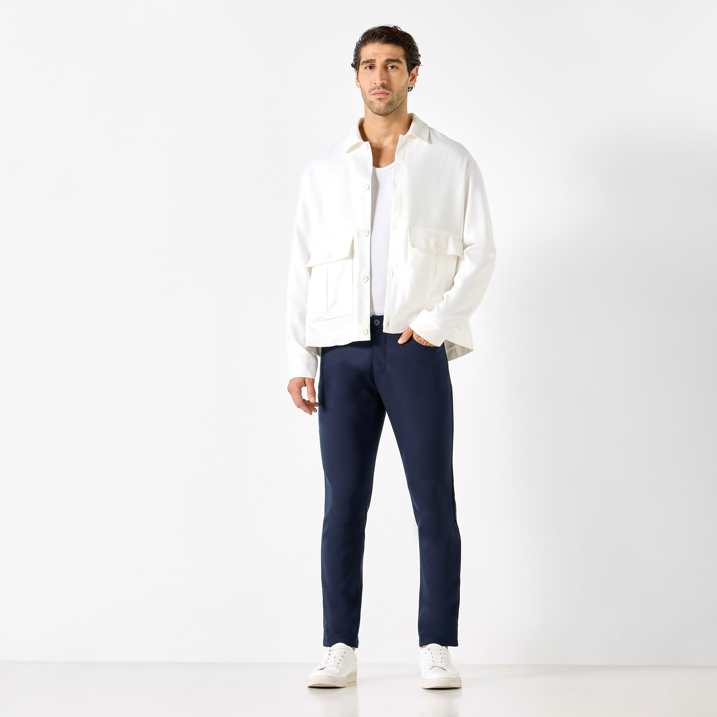 بنطلون بقصّة سليم وجيوب من آيكونيك-men-clothing-bottoms-trousersandchinos-trousers-image-2
