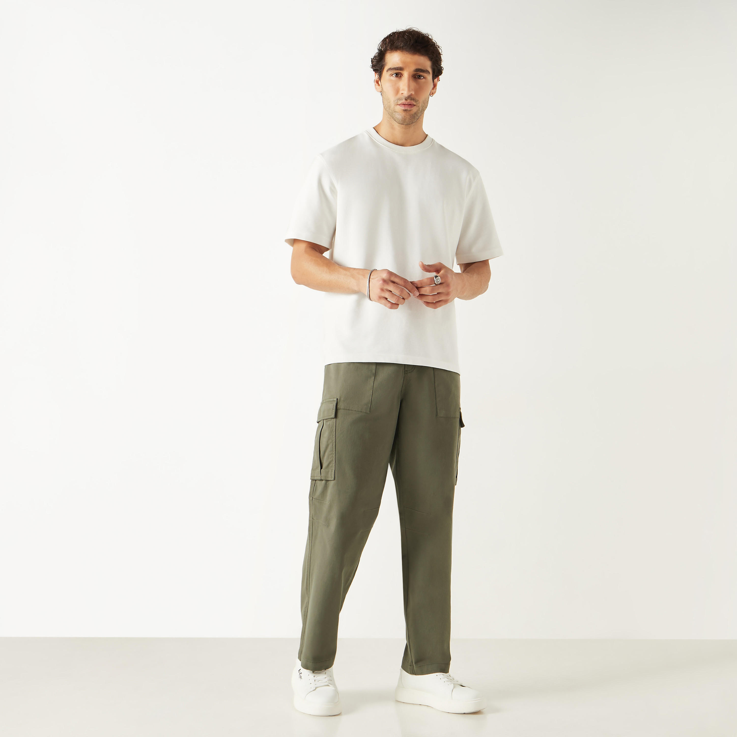 Iconic Solid Mid-Rise Relaxed Fit Pants with Cargo Pockets-men-clothing-bottoms-trousersandchinos-trousers-image-2