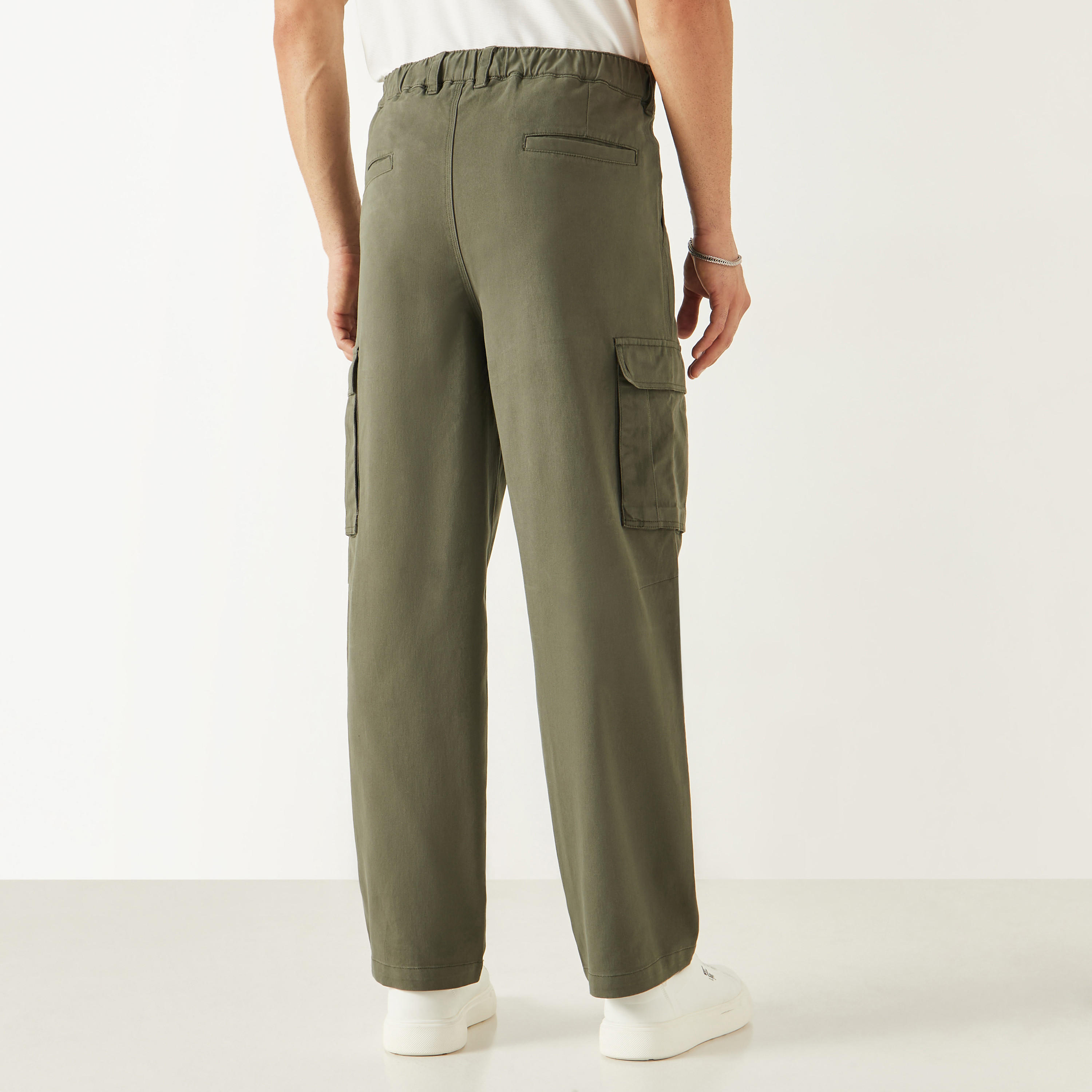 Iconic Solid Mid-Rise Relaxed Fit Pants with Cargo Pockets-men-clothing-bottoms-trousersandchinos-trousers-image-3