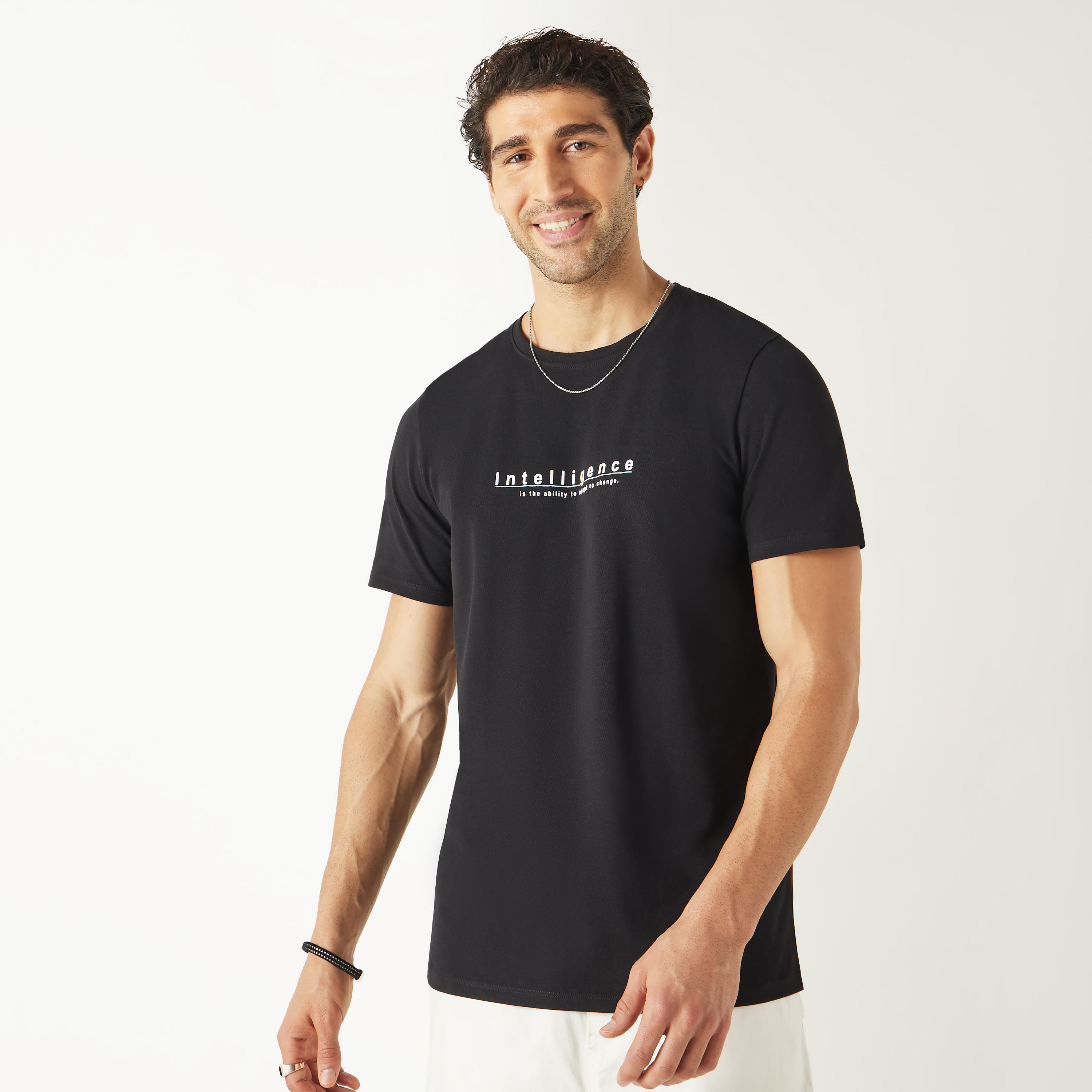 تيشيرت بأكمام قصيرة وطبعات تايبوجرافيك من آيكونيك-men-clothing-tshirtsandpolos-tshirts-image-21
