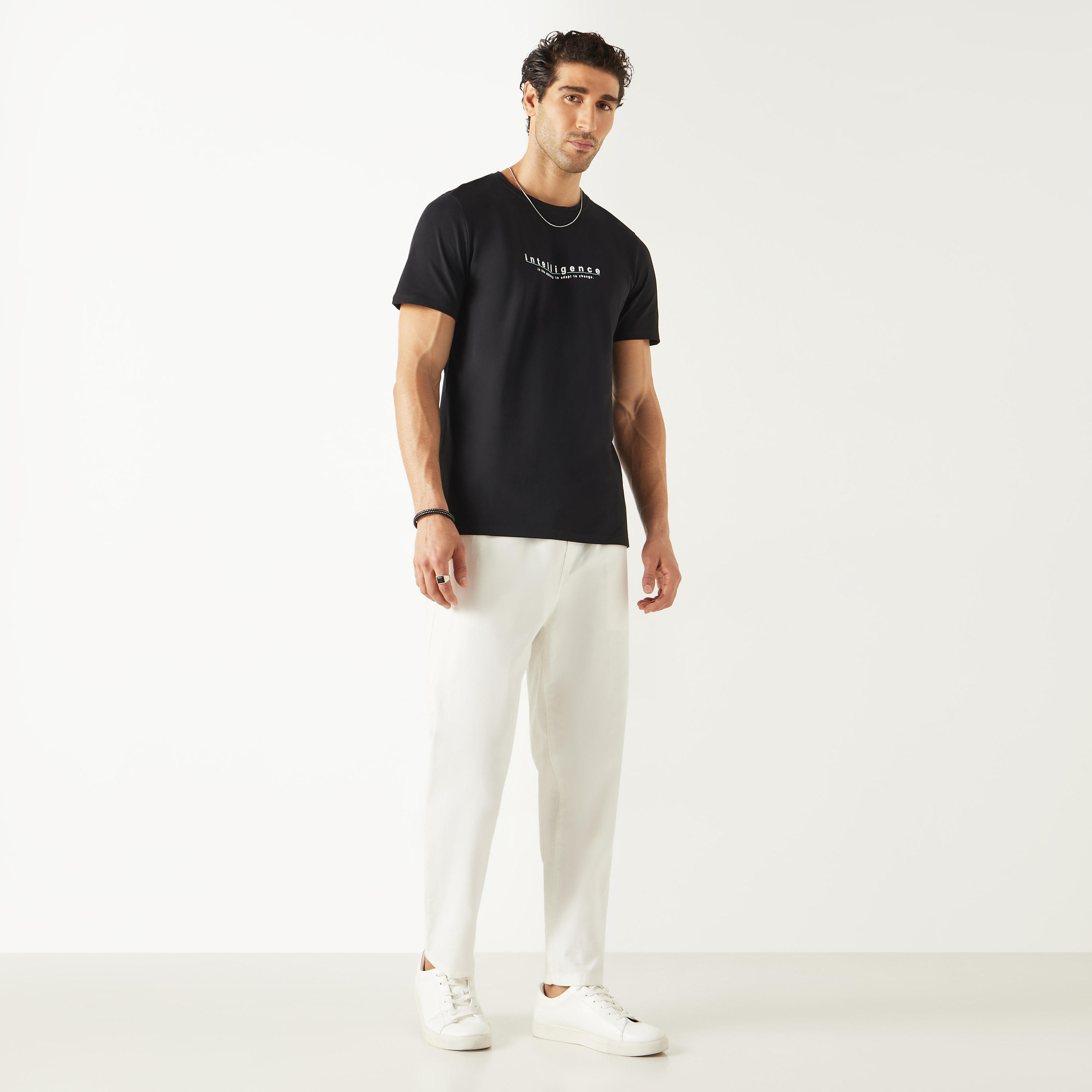 تيشيرت بأكمام قصيرة وطبعات تايبوجرافيك من آيكونيك-men-clothing-tshirtsandpolos-tshirts-image-22