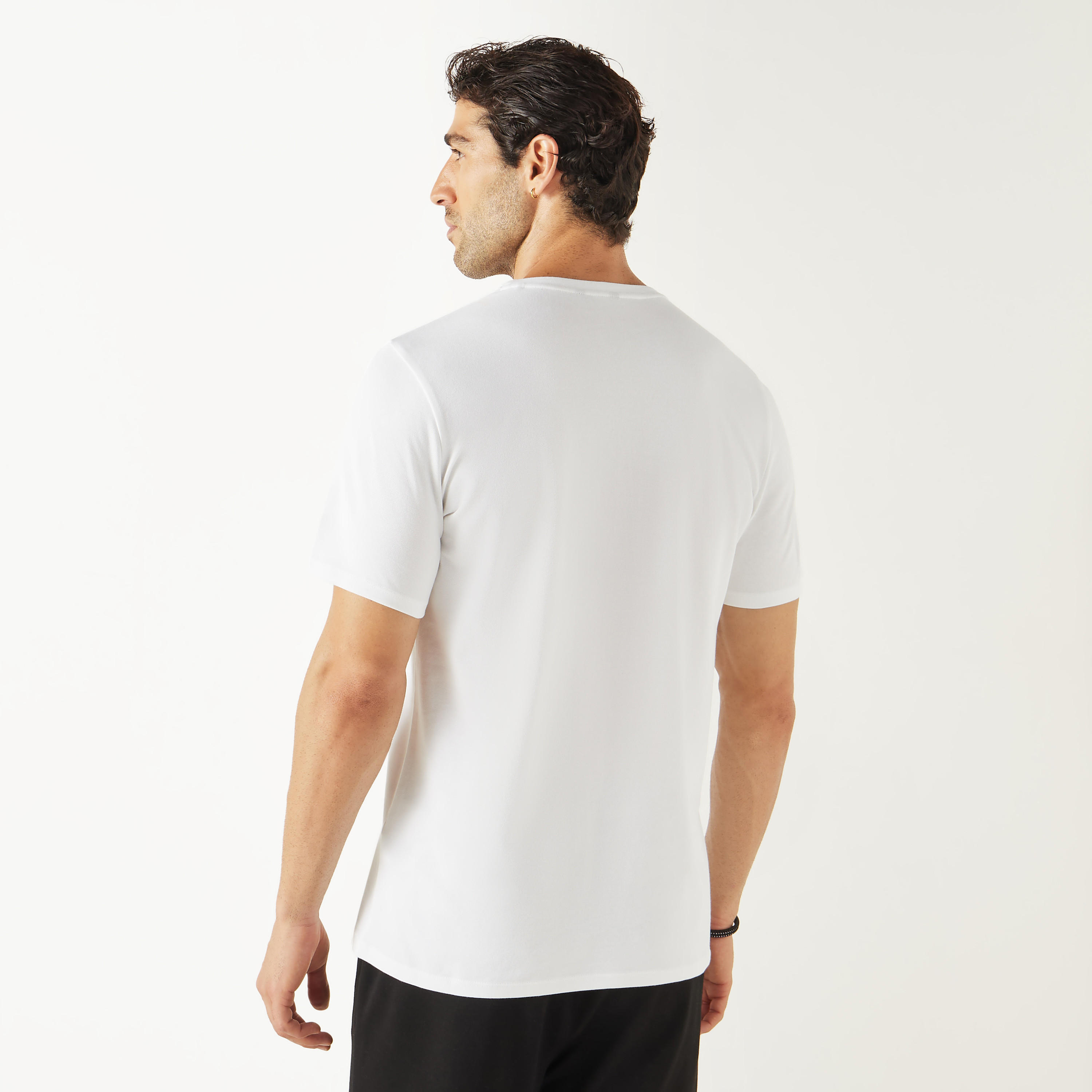 تيشيرت بأكمام قصيرة وطبعات تايبوجرافيك من آيكونيك-men-clothing-tshirtsandpolos-tshirts-image-3