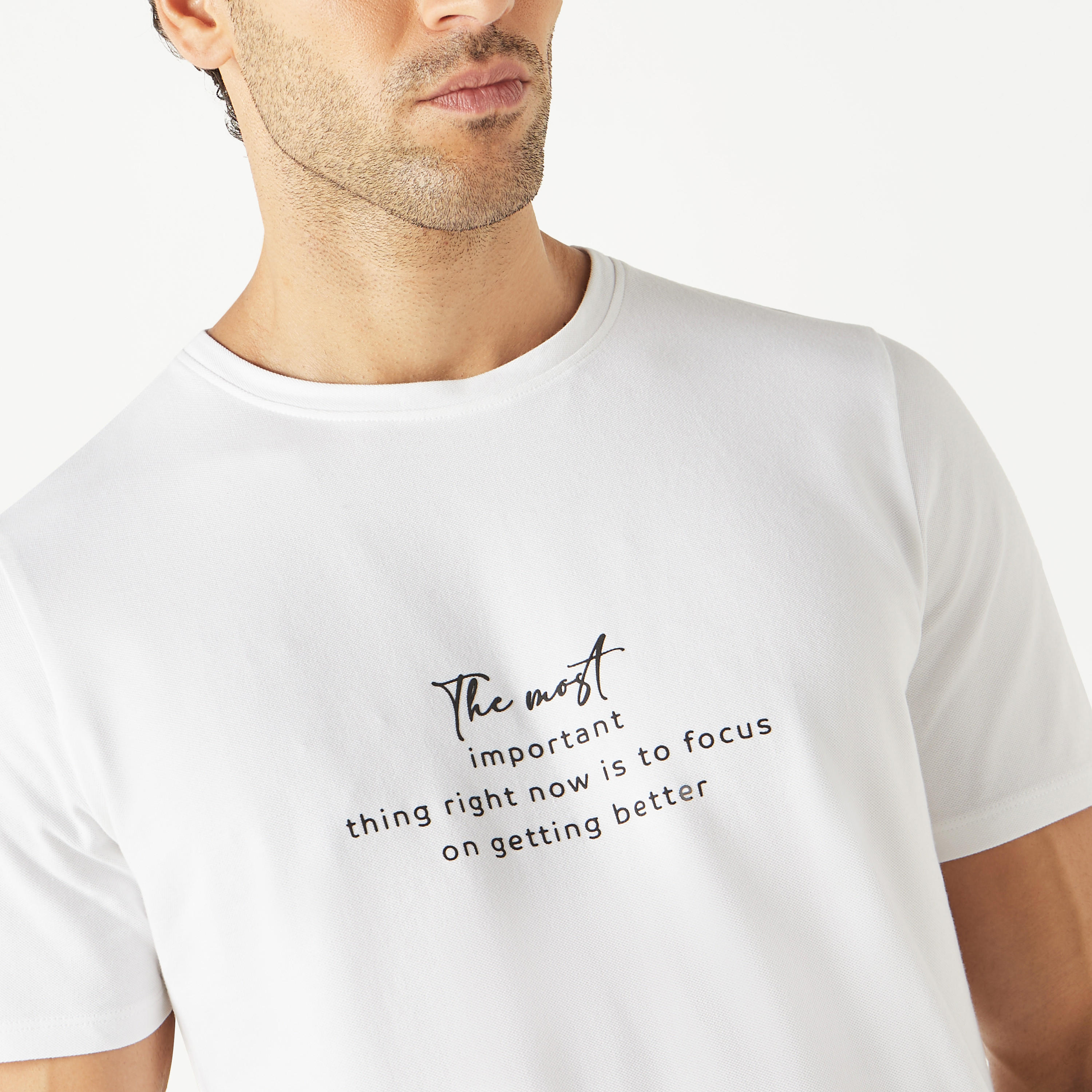 تيشيرت بأكمام قصيرة وطبعات تايبوجرافيك من آيكونيك-men-clothing-tshirtsandpolos-tshirts-image-4