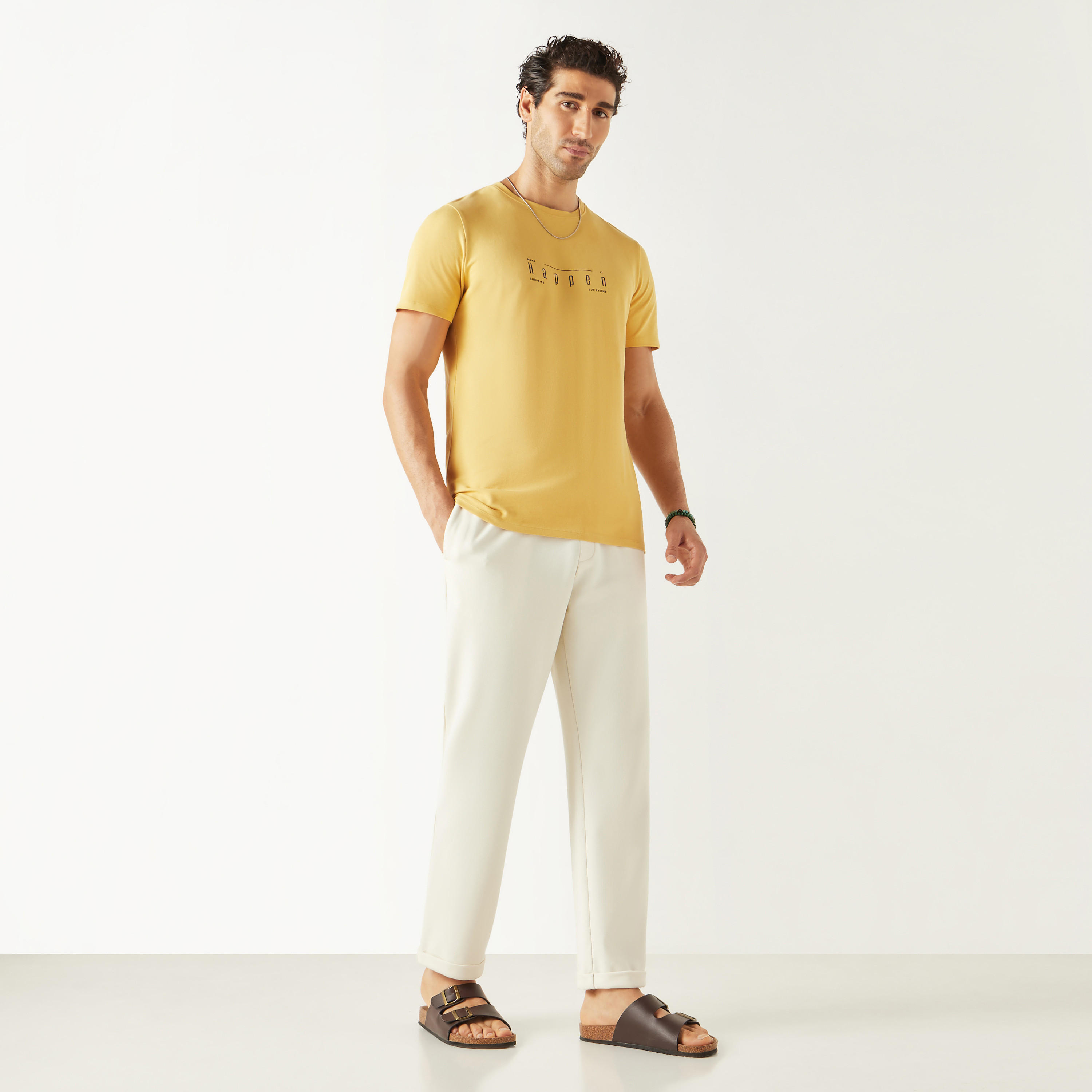تيشيرت بأكمام قصيرة وطبعات تايبوجرافيك من آيكونيك-men-clothing-tshirtsandpolos-tshirts-image-6