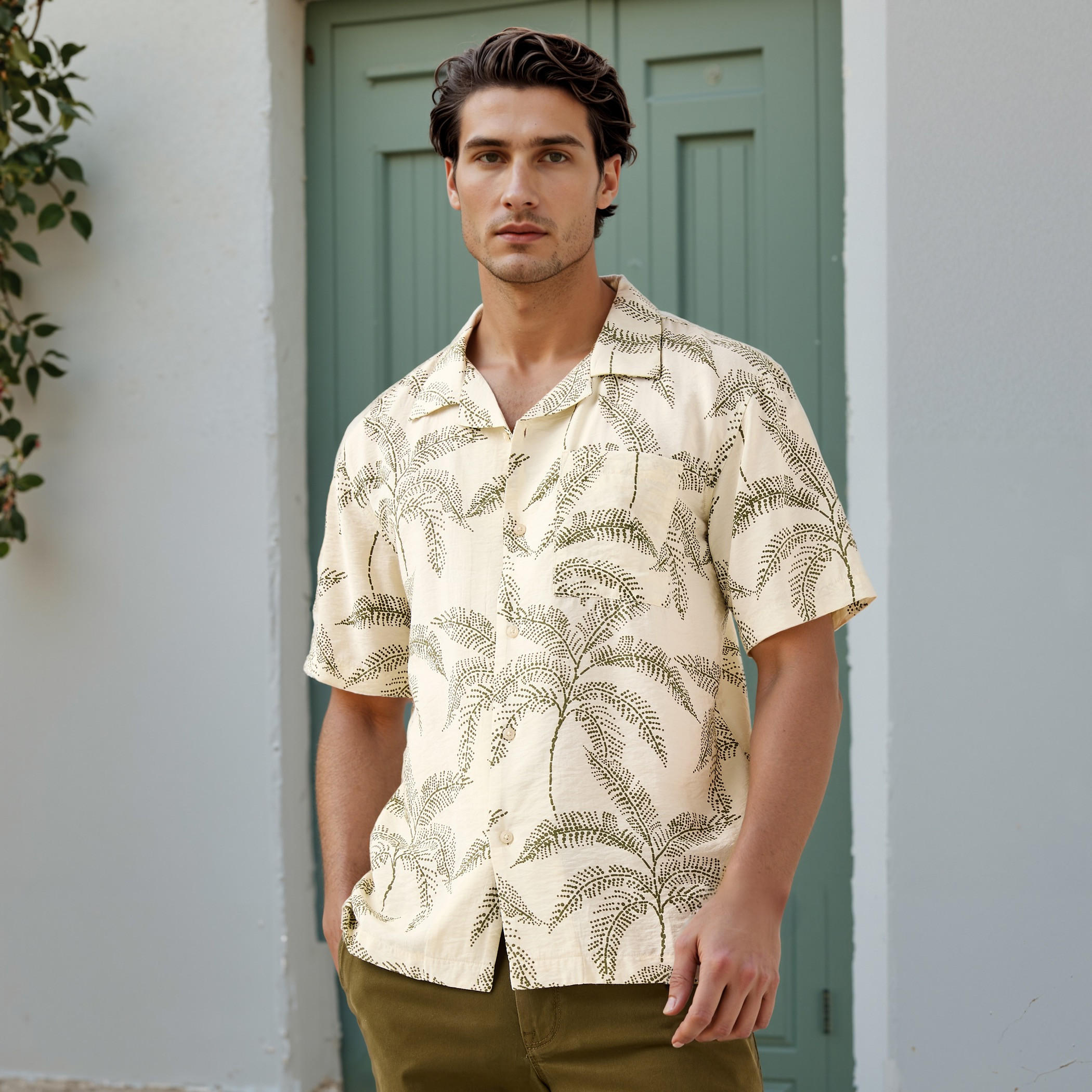قميص بطبعات أوراق شجر من آيكونيك-men-clothing-shirts-image-1