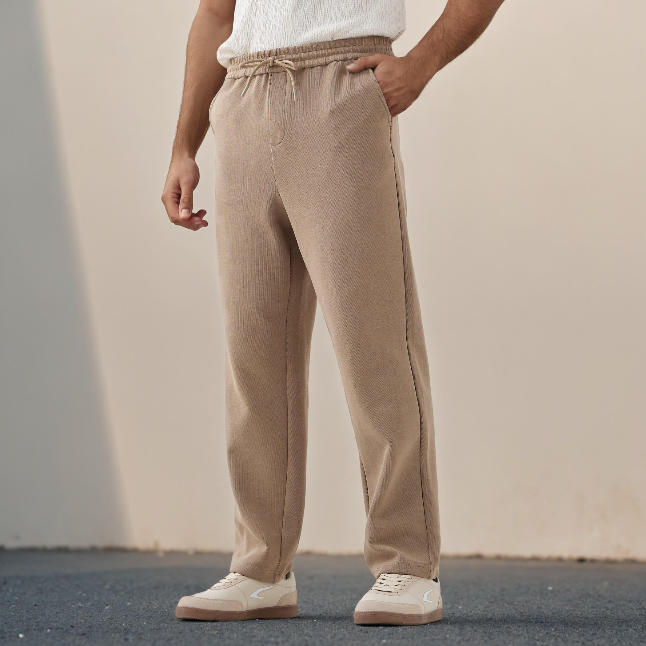 بنطلون بقصة ضيقة وخصر مرن وجيوب من آيكونيك-men-clothing-bottoms-trousersandchinos-trousers-image-1