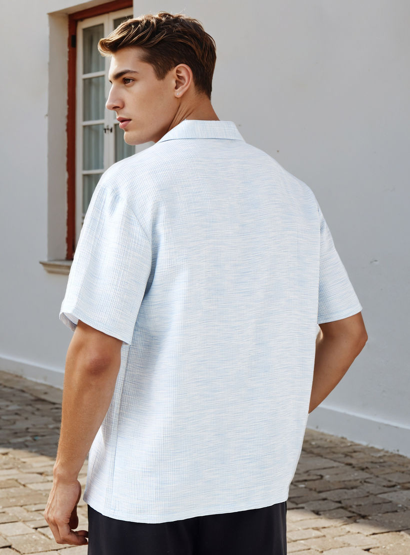 قميص بارز الملمس بياقة وقصة عادية من آيكونيك-men-clothing-shirts-image-3