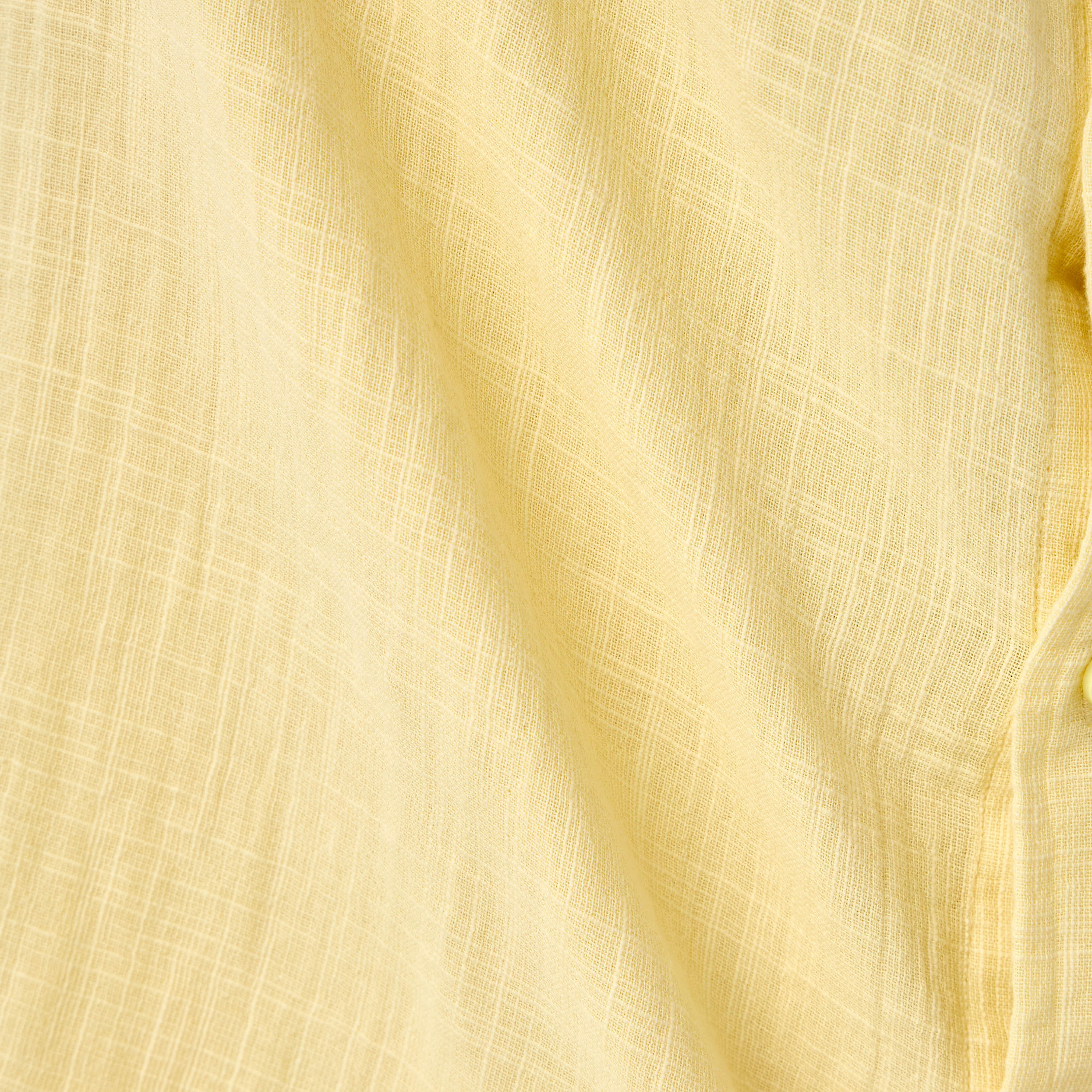 قميص شاش بارز الملمس من أيكونيك-men-clothing-shirts-image-1