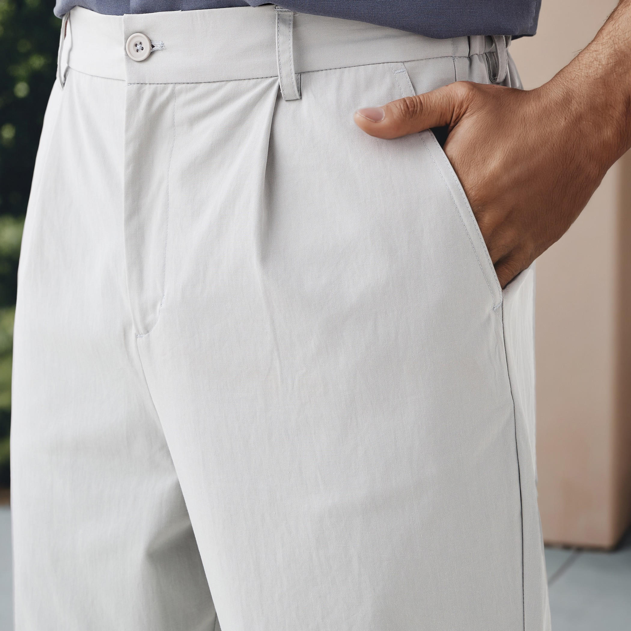 بنطلون بكسرات وقصة عادية وخصر مطاطي وجيوب من آيكونيك-men-clothing-bottoms-trousersandchinos-trousers-image-4