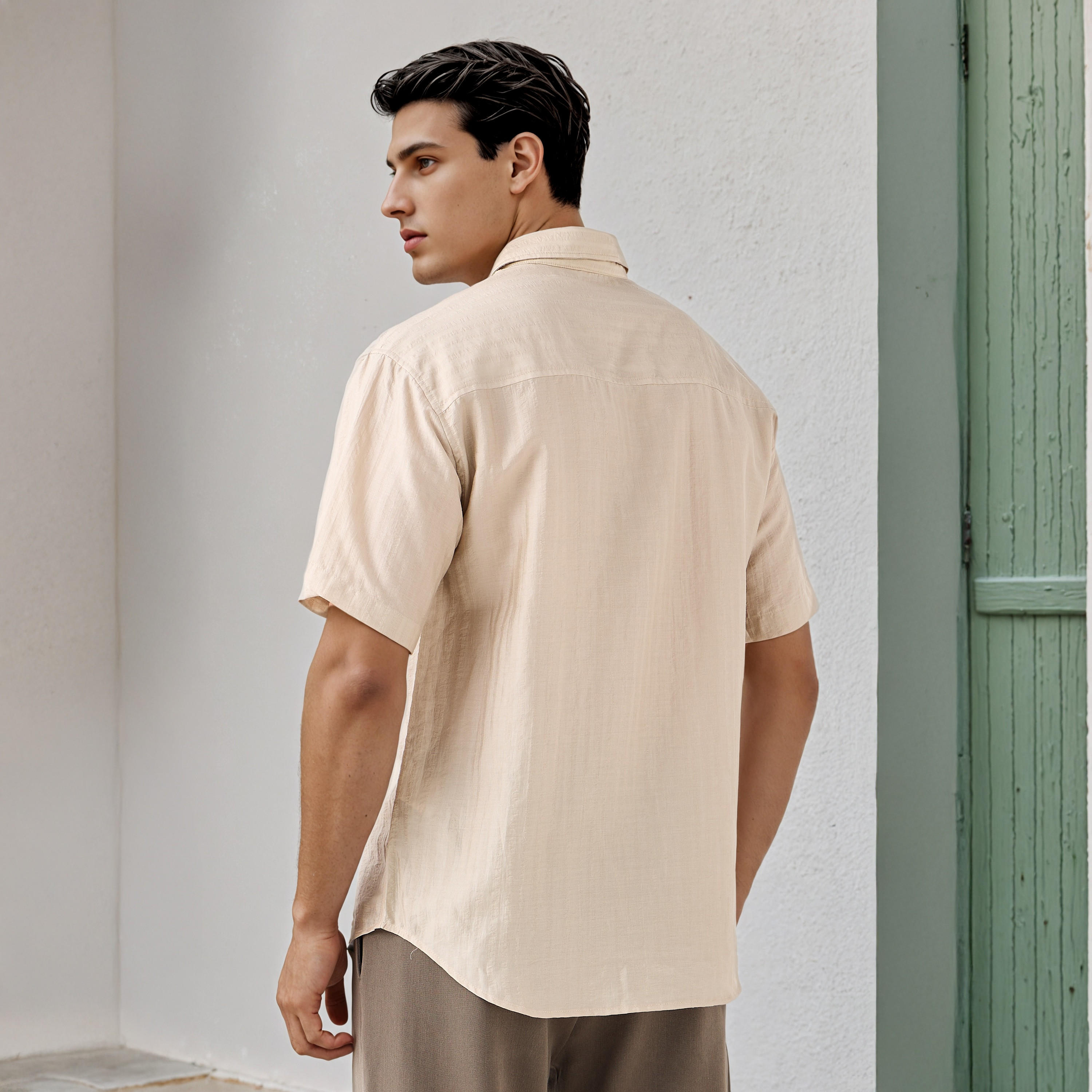 قميص مخطط بقصّة بوكسي وجيب على الصدر من آيكونيك-men-clothing-shirts-image-3