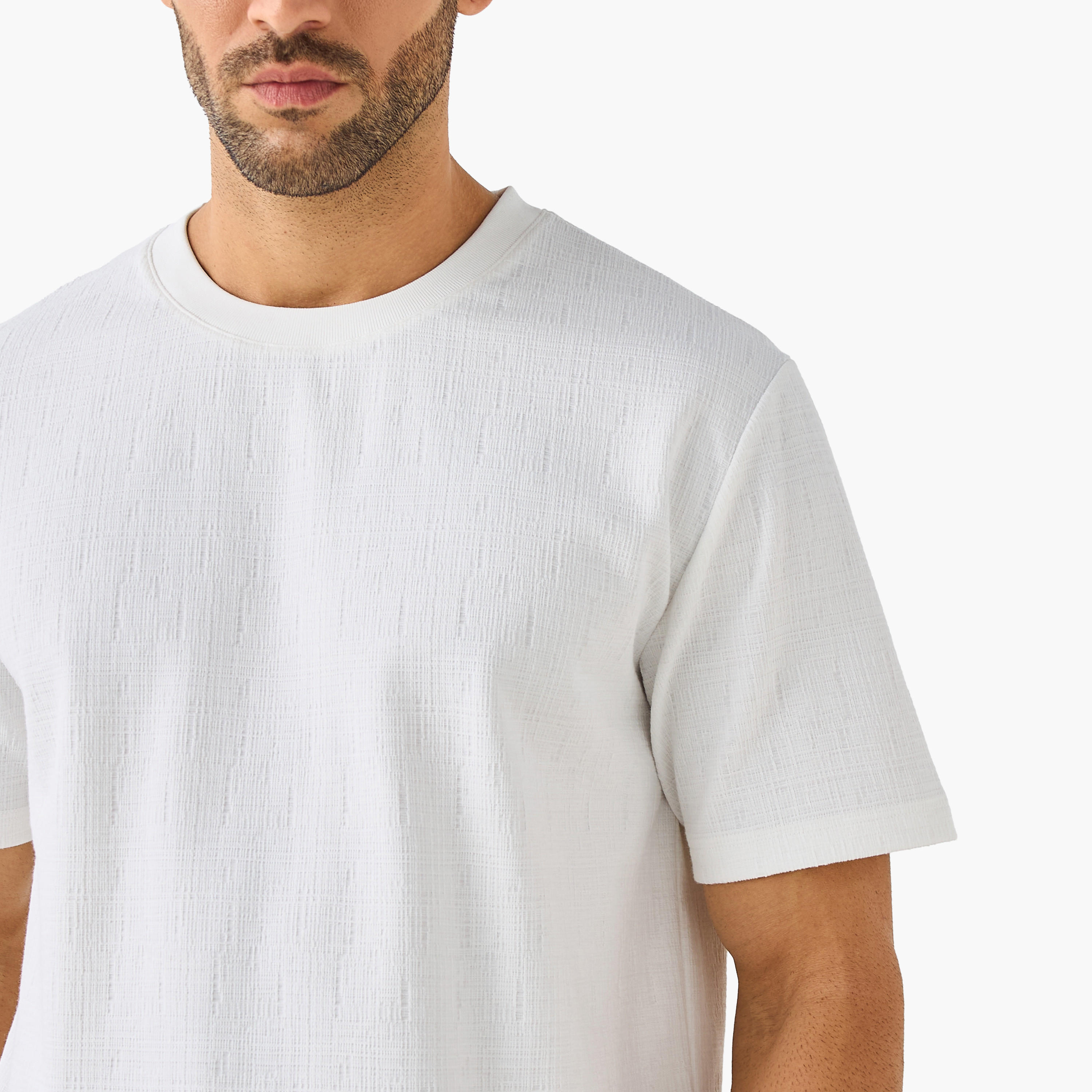 Iconic Relaxed Fit Textured T-shirt-men-clothing-tshirtsandpolos-tshirts-image-4