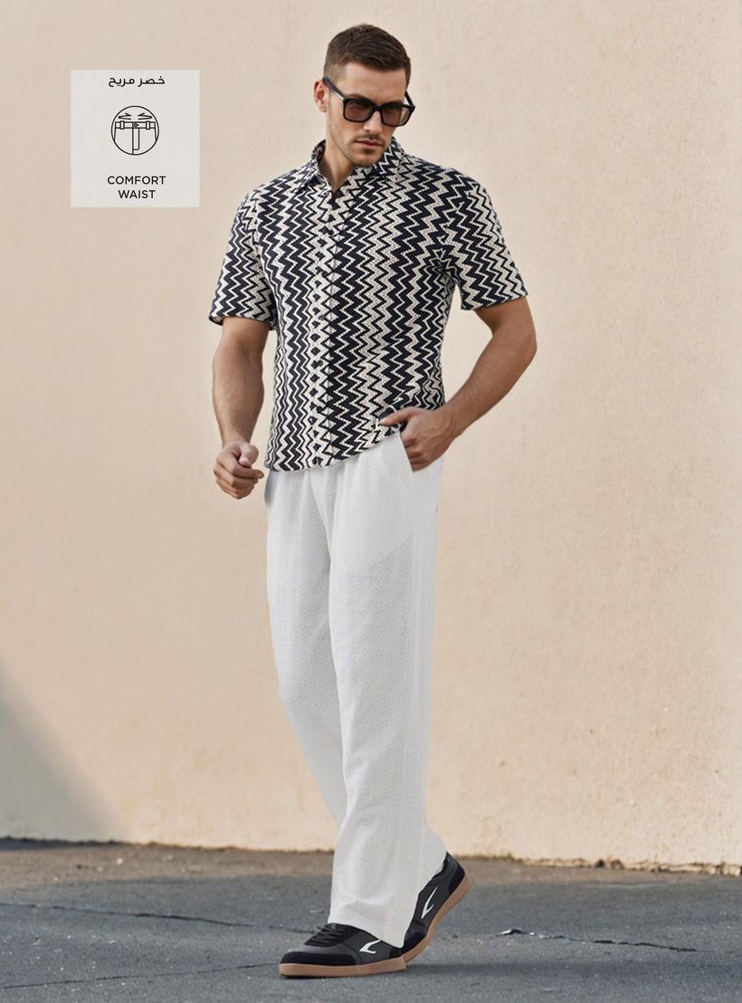 بنطلون بارز الملمس بقصّة عادية وخصر مطاطي وجيوب من أيكونيك-men-clothing-bottoms-trousersandchinos-trousers-image-2