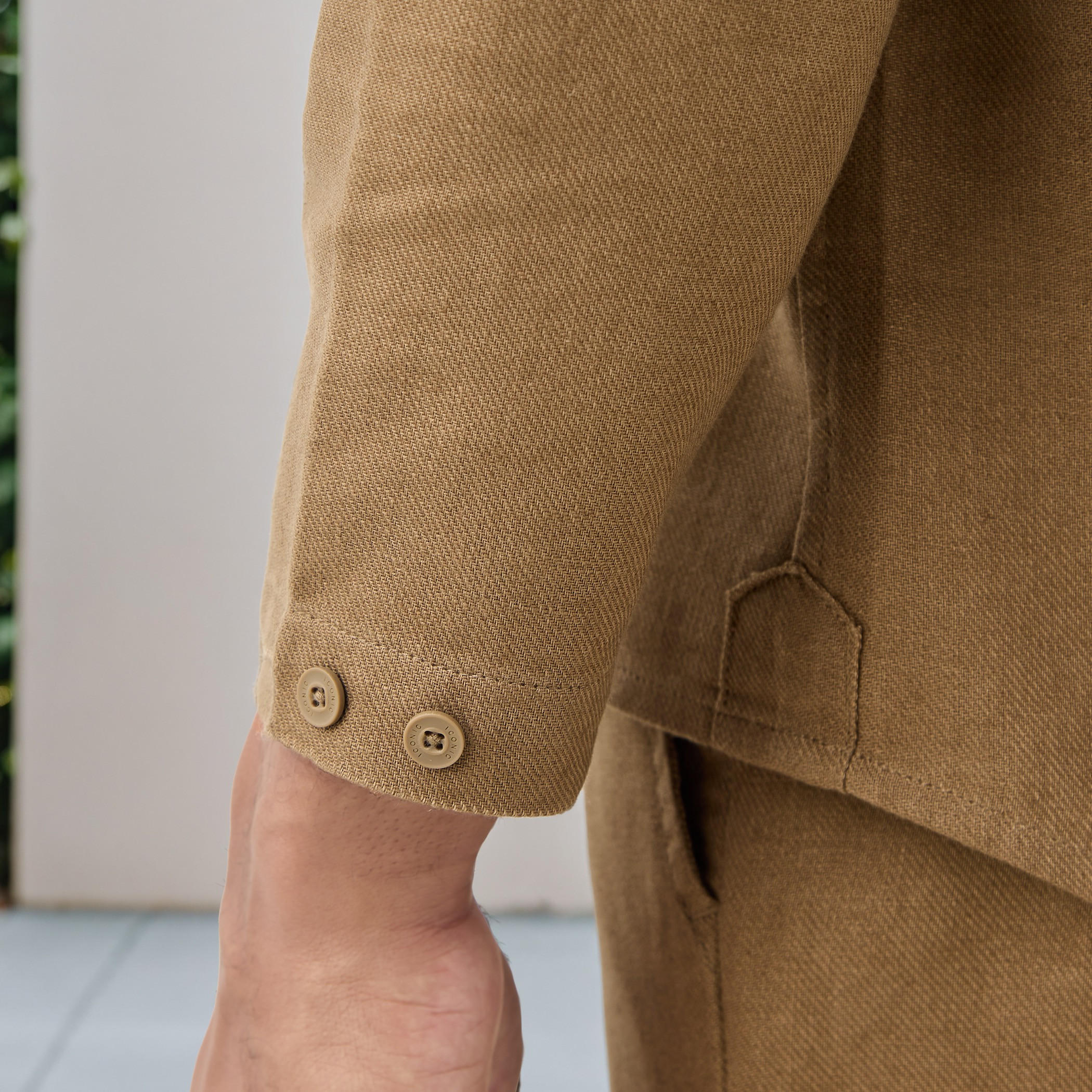 قميص بقصّة عادية من مزيج الكتان من آيكونيك-men-clothing-shirts-image-5