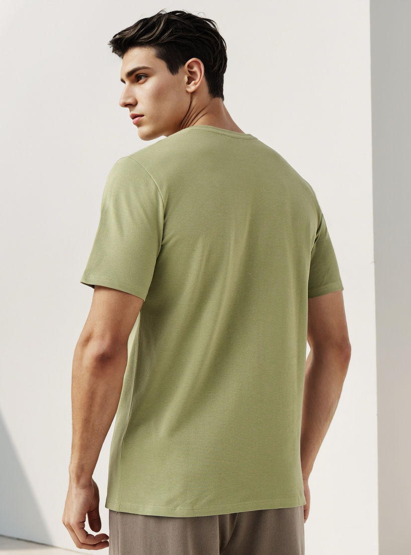 تيشيرت بيكيه بطبعات شعار من آيكونيك-men-clothing-tshirtsandpolos-tshirts-image-3