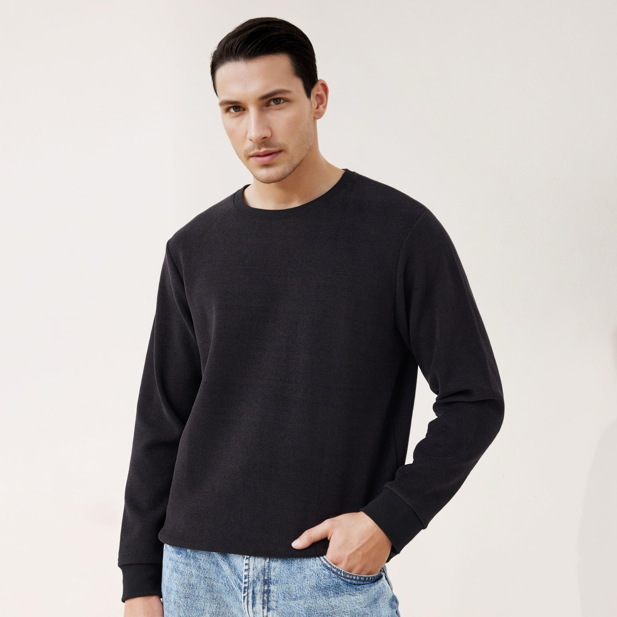 سويت شيرت بارز الملمس من آيكونيك-men-winterwear-hoodiesandsweatshirts-image-1