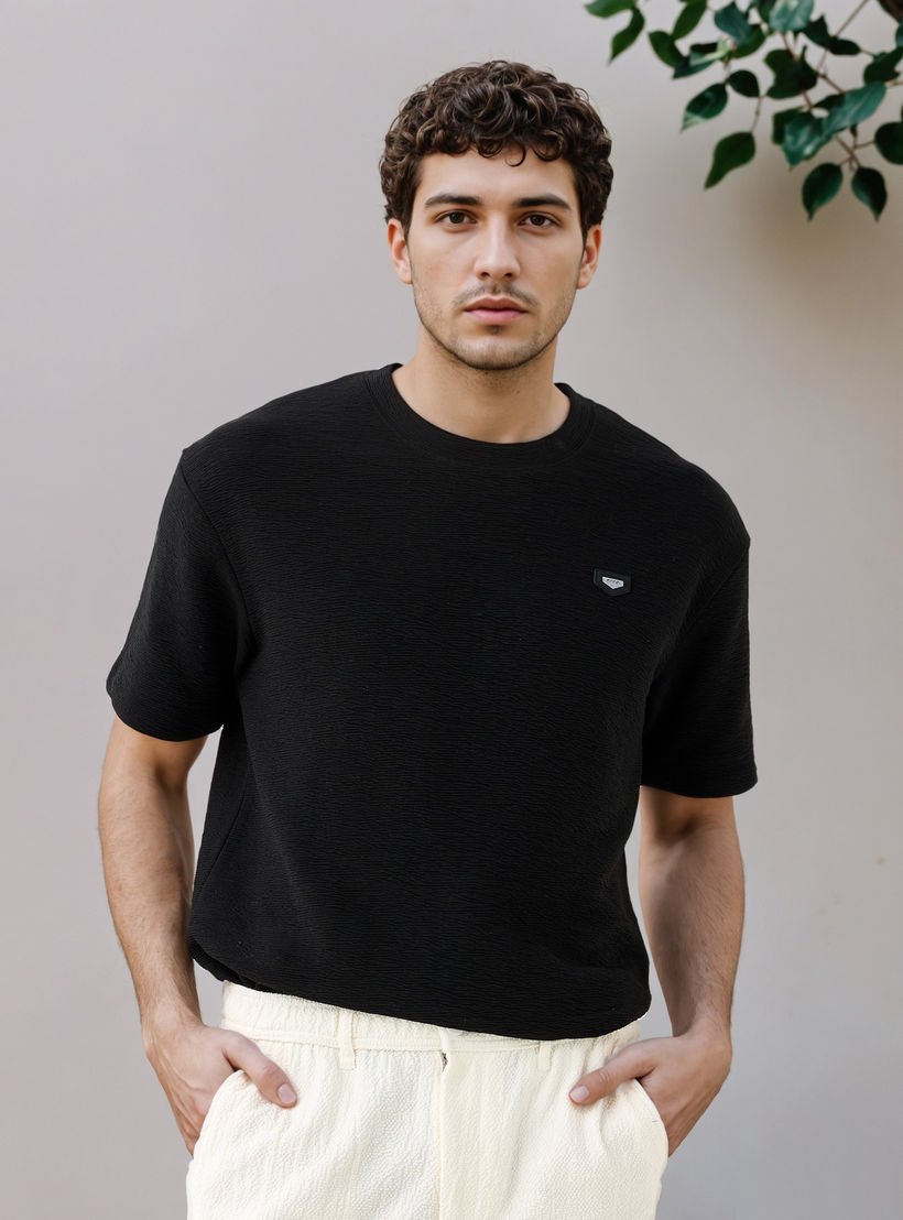 تيشيرت فضفاض بارز الملمس من آيكونيك-men-clothing-tshirtsandpolos-tshirts-image-6
