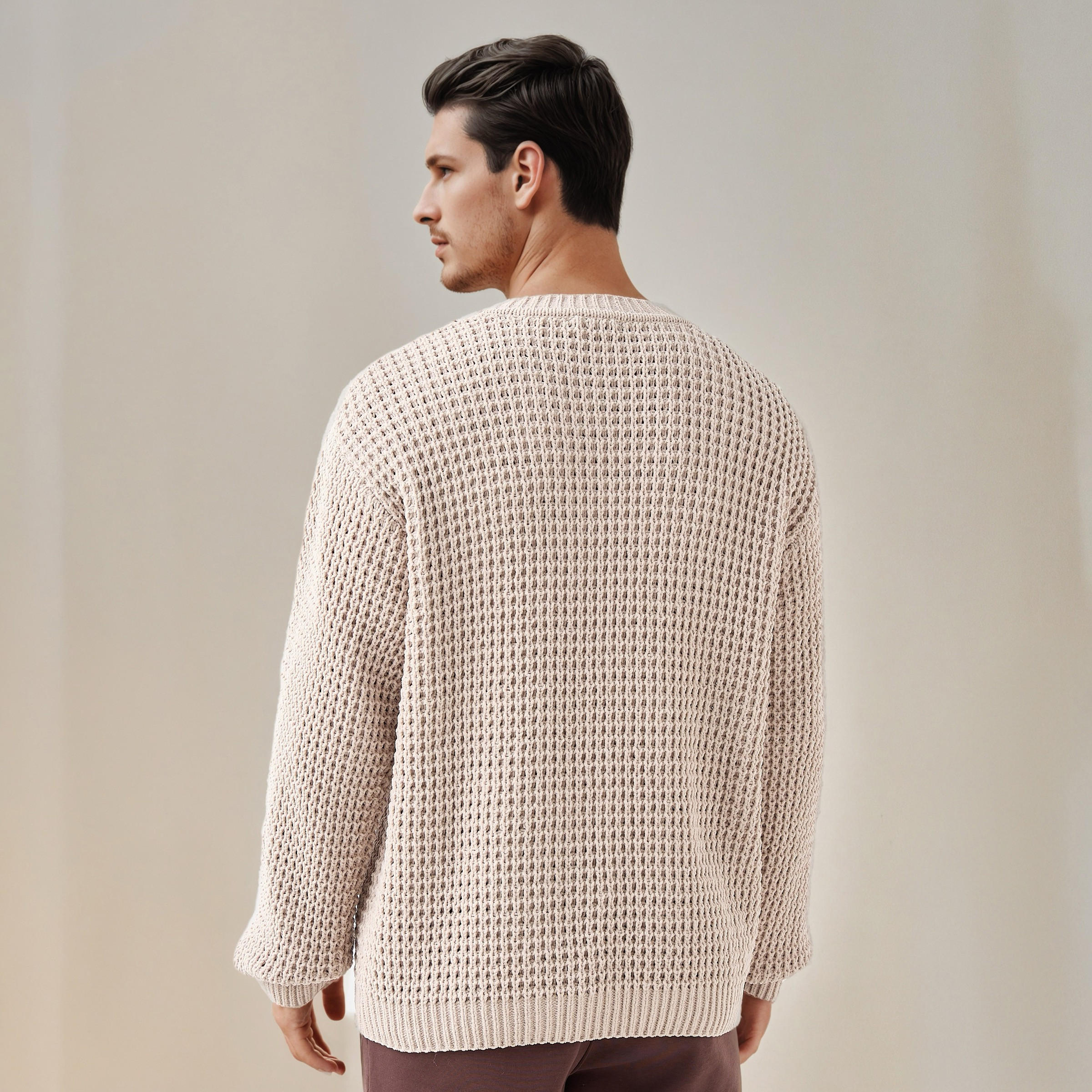 Iconic Derby Textured Sweatshirt-men-winterwear-hoodiesandsweatshirts-image-4