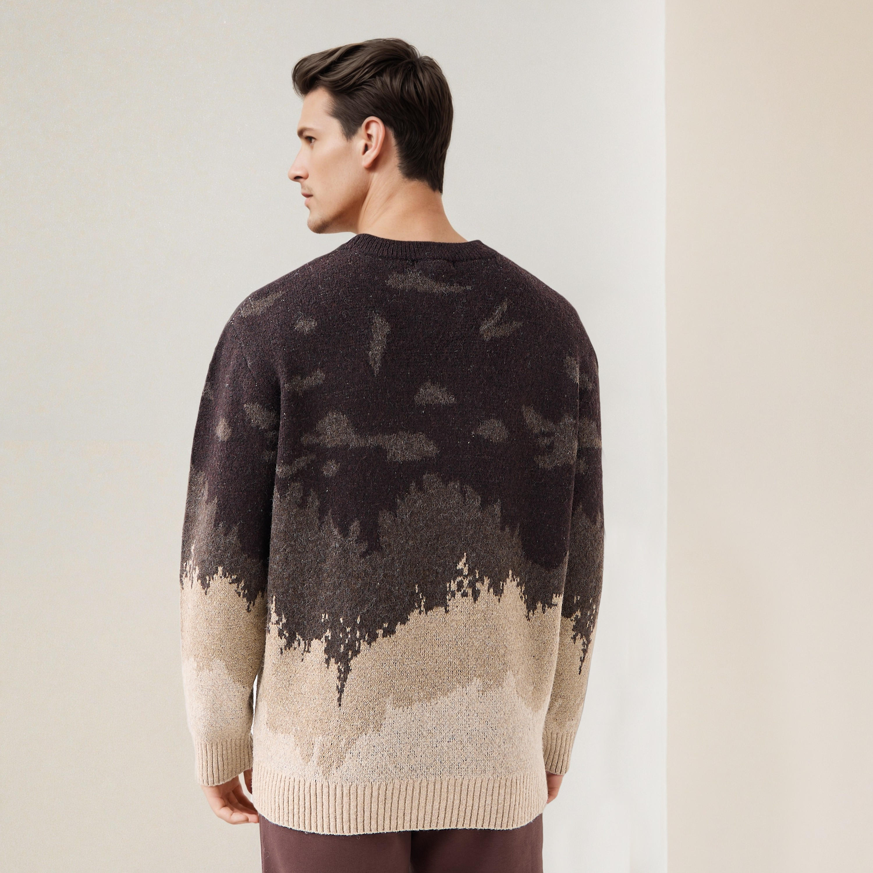 سويت شيرت بياقة ضيقة وطبعات تجريدية من أيكونيك-men-winterwear-hoodiesandsweatshirts-image-3