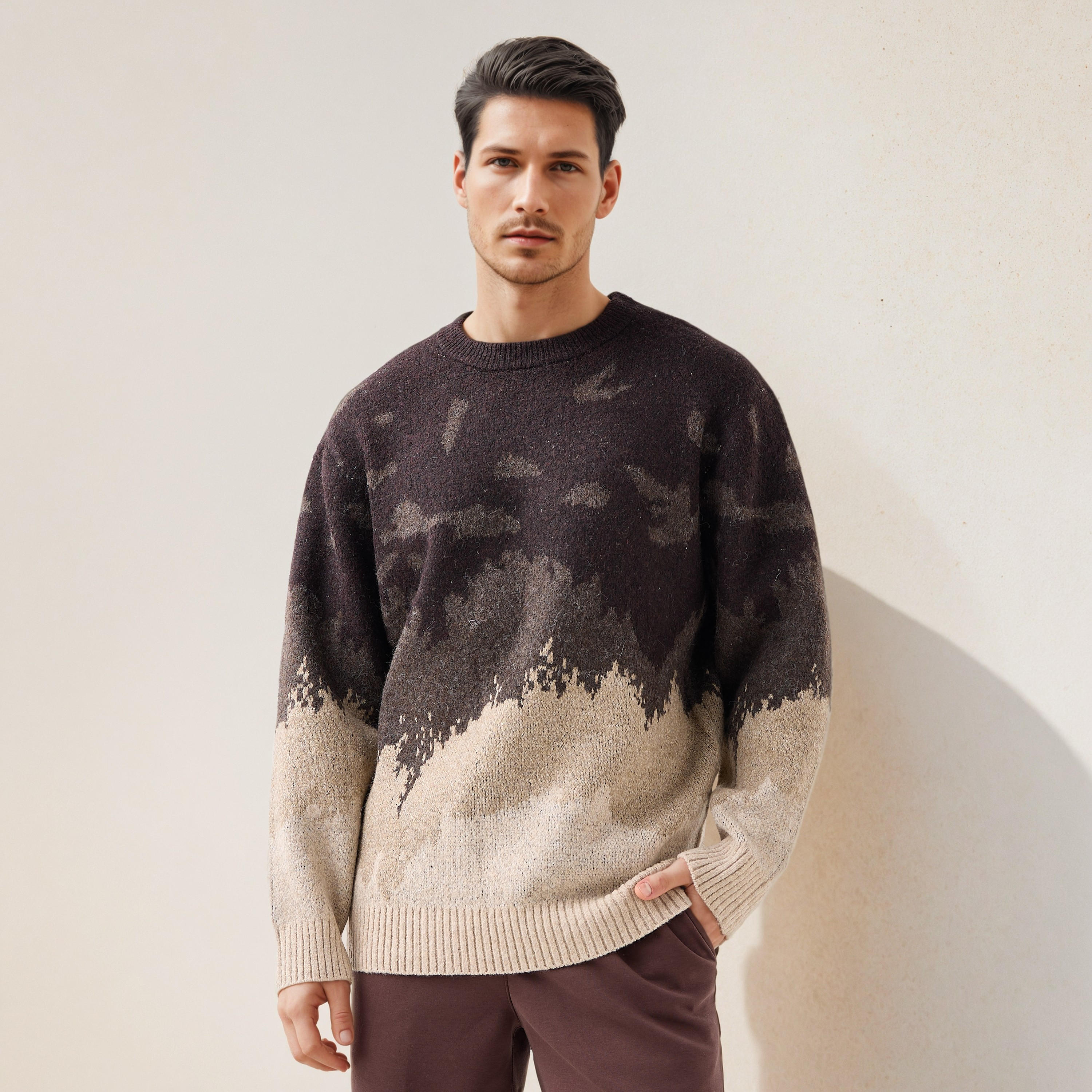 سويت شيرت بياقة ضيقة وطبعات تجريدية من أيكونيك-men-winterwear-hoodiesandsweatshirts-image-1