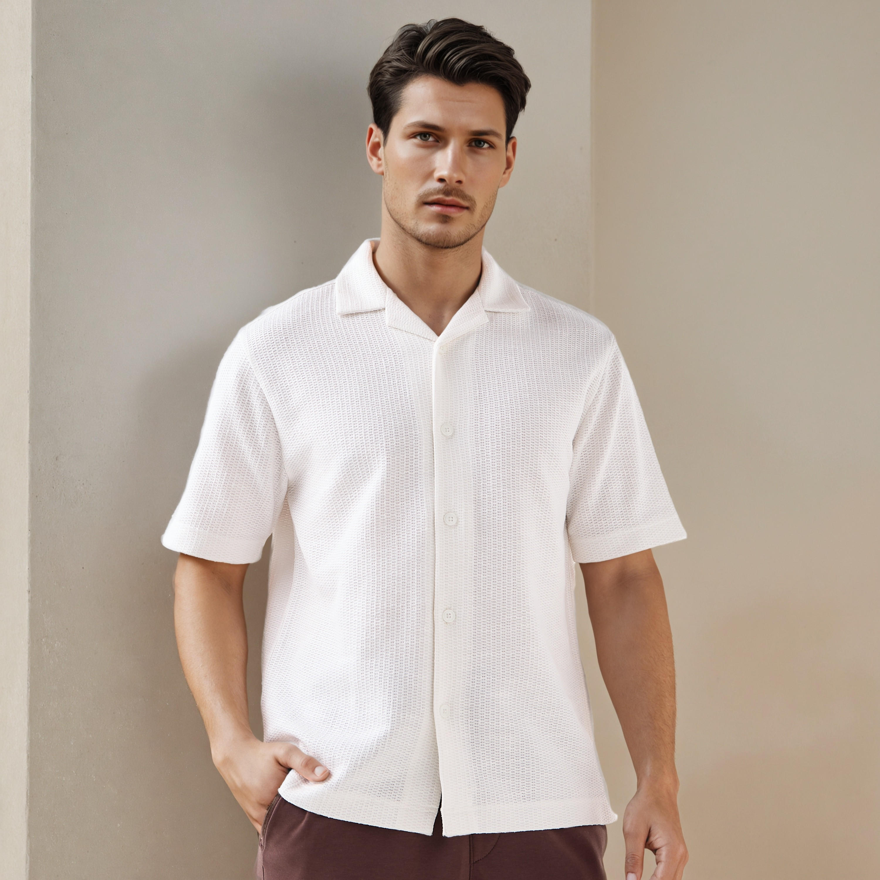 قميص منتجع هونيكومب بارز الملمس بقصة عادية من آيكونيك-men-clothing-shirts-image-1