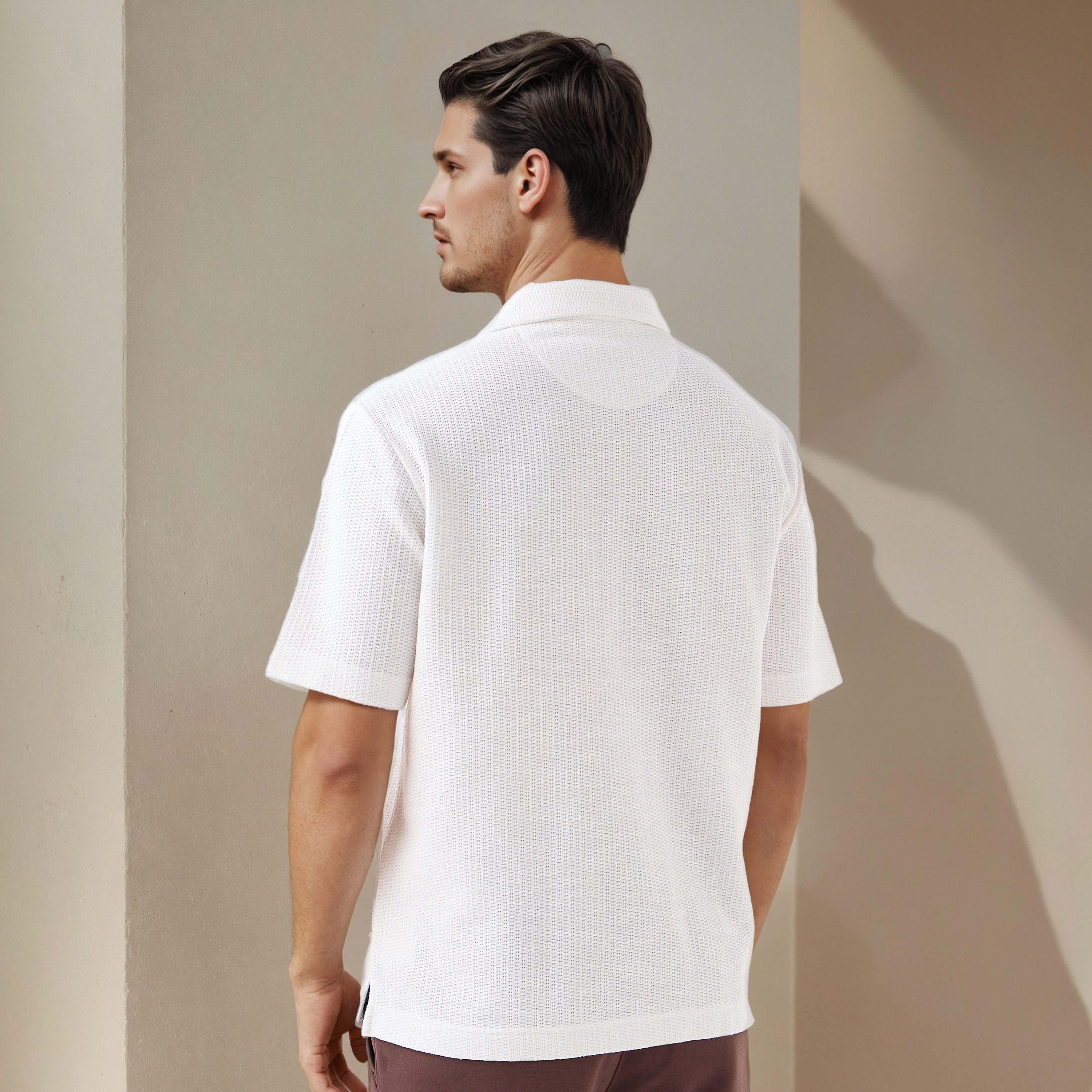 قميص منتجع هونيكومب بارز الملمس بقصة عادية من آيكونيك-men-clothing-shirts-image-3