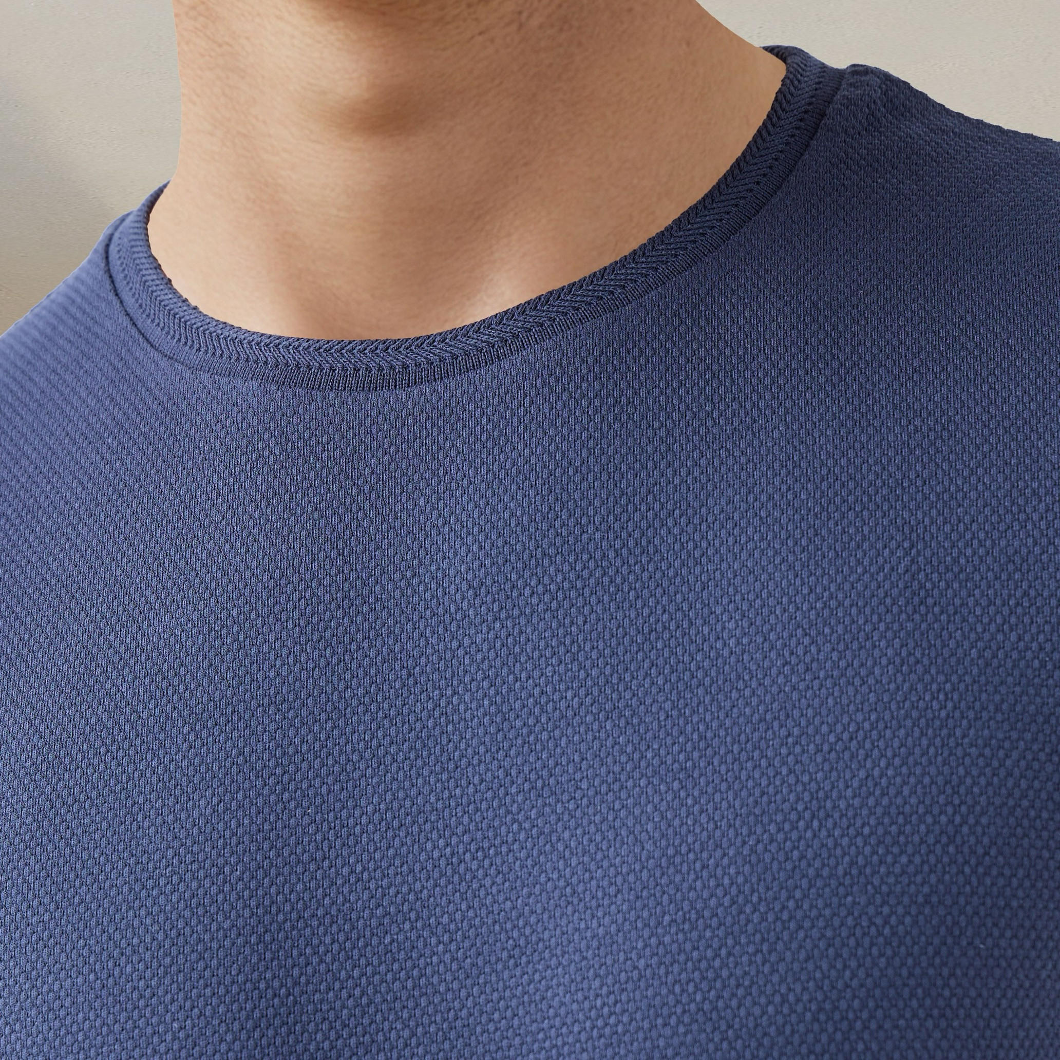تيشيرت بارز الملمس بياقة ضيقة من آيكونيك-men-clothing-tshirtsandpolos-tshirts-image-3