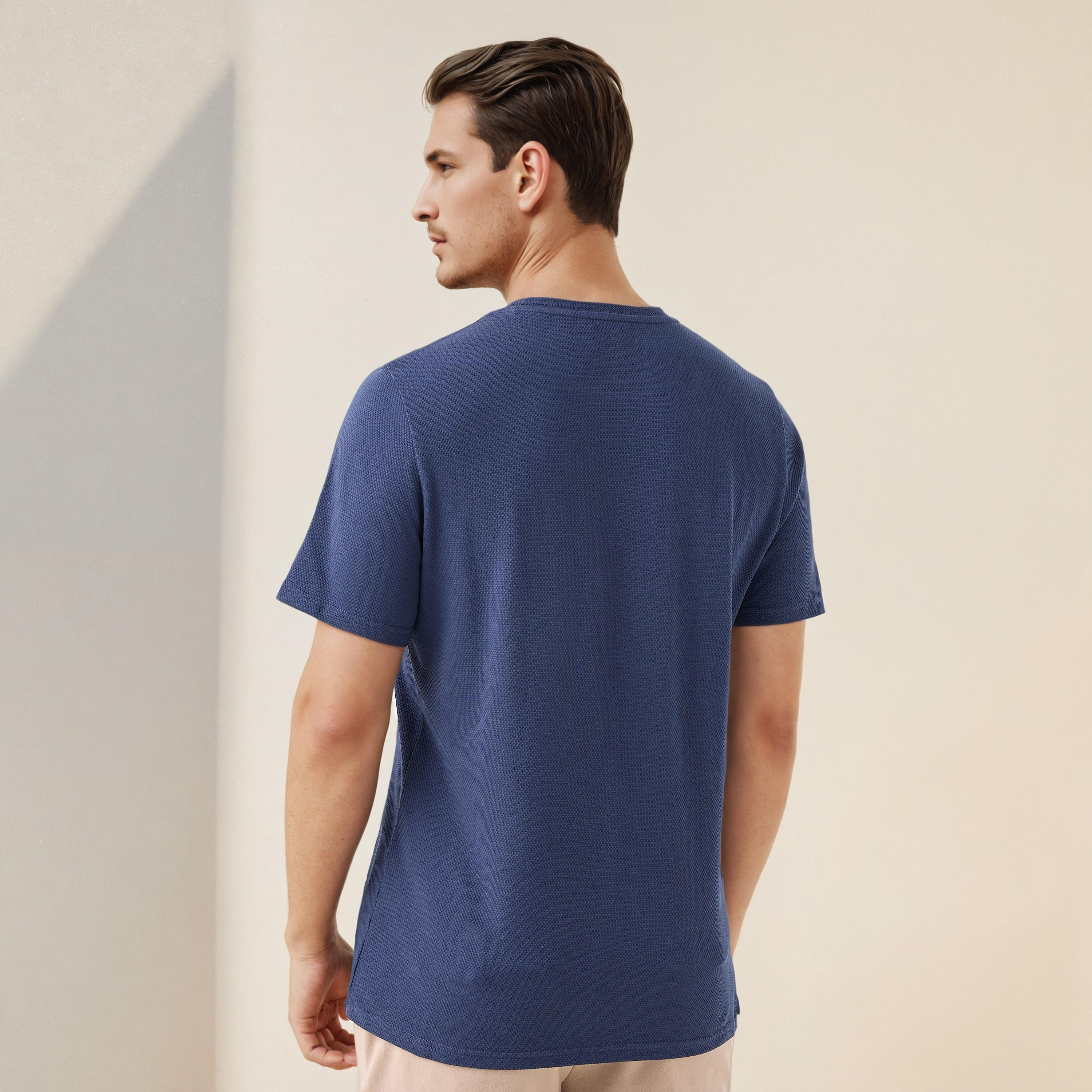 تيشيرت بارز الملمس بياقة ضيقة من آيكونيك-men-clothing-tshirtsandpolos-tshirts-image-4